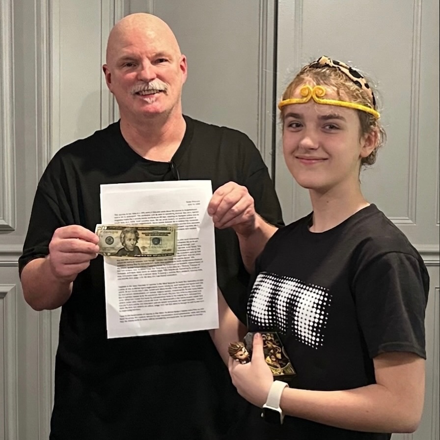 Journey to the West essay contest winner with the Monkey King crown to prove it 🐒👑✍️
#writingcommunity #studentlife #creativewriting #youngwriters #JourneyToTheWest