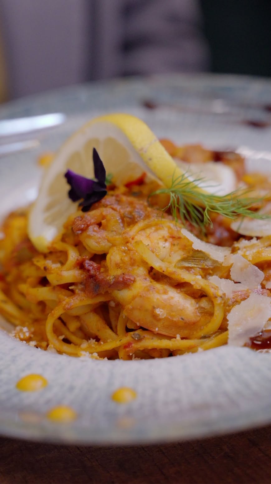 Généreuses et à prix doux, nos pâtes signatures sont faites pour régaler 🍝
Retrouvez nos plats gourmands chez Pasta Cosi et The Kitchen !
Les pâtes qui font parler 😋
#PastaCosi #TheKitchen #Pâtes #PlatSignature #FoodLovers #Gourmand #BonPlan