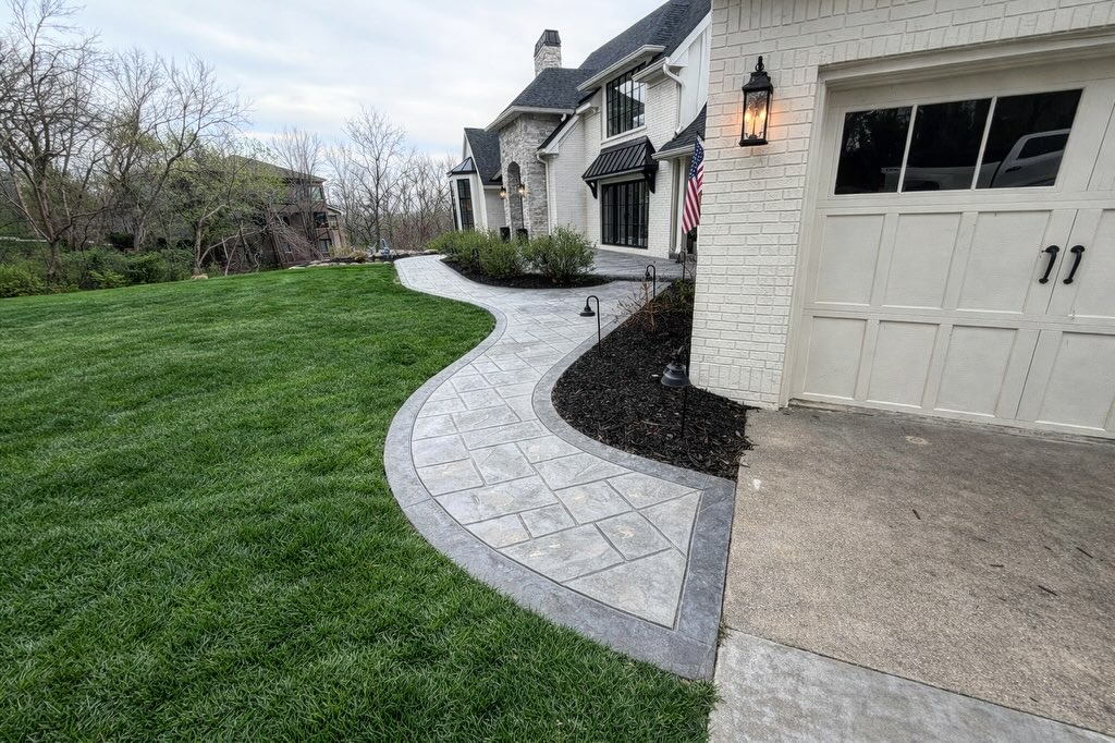 Swipe to see the before 😳 improving your outdoor space one patio at a time!
#dsmconcrete #homeimprovement #stampconcrete #dsmconstruction