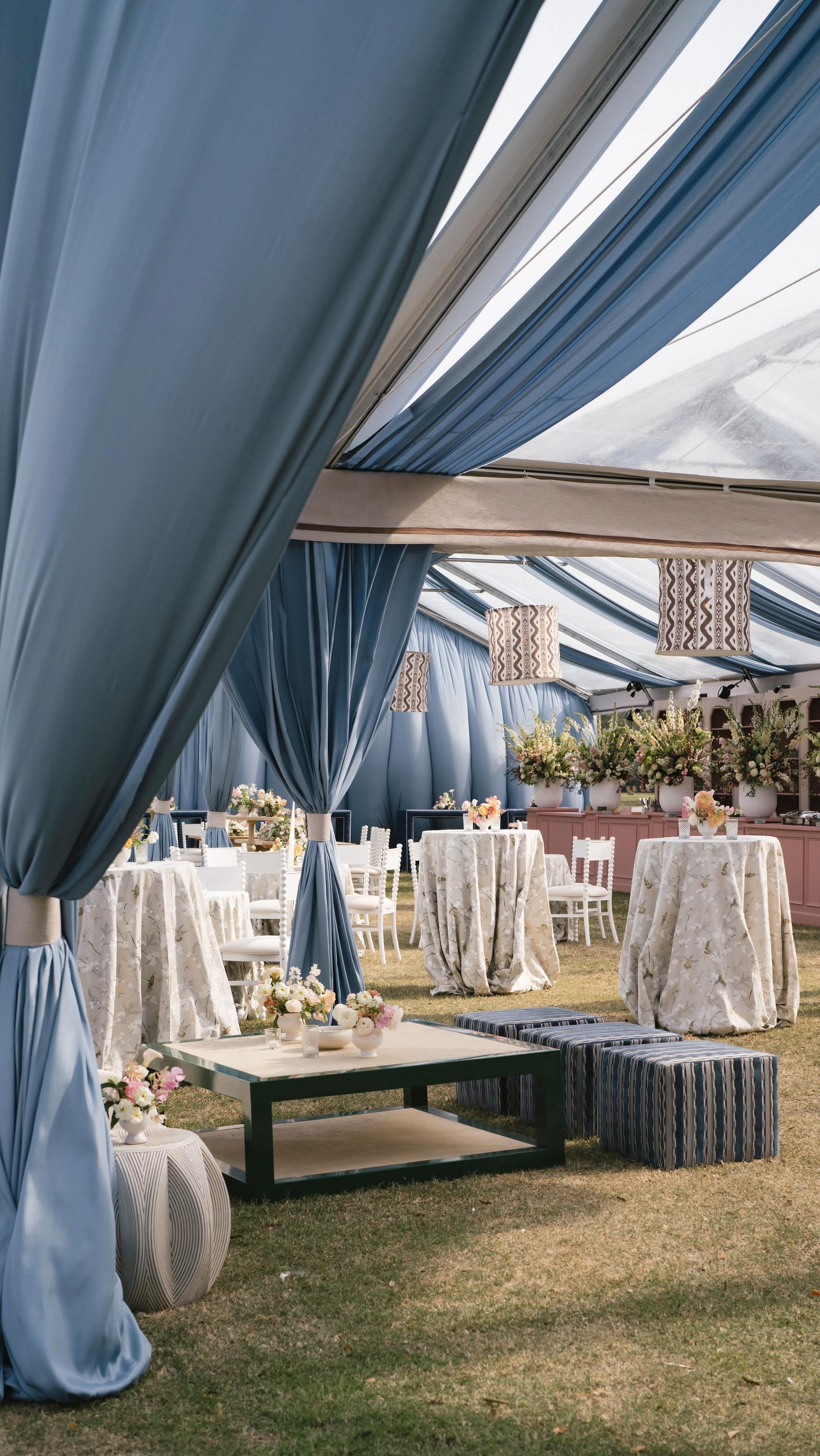 Trust the process!!! Sometimes our vision during may have to shift on wedding day and we certainly aren’t short of opinions 😂
.
📸. @thomasmalphrus
Cover photo @gaylebrooker