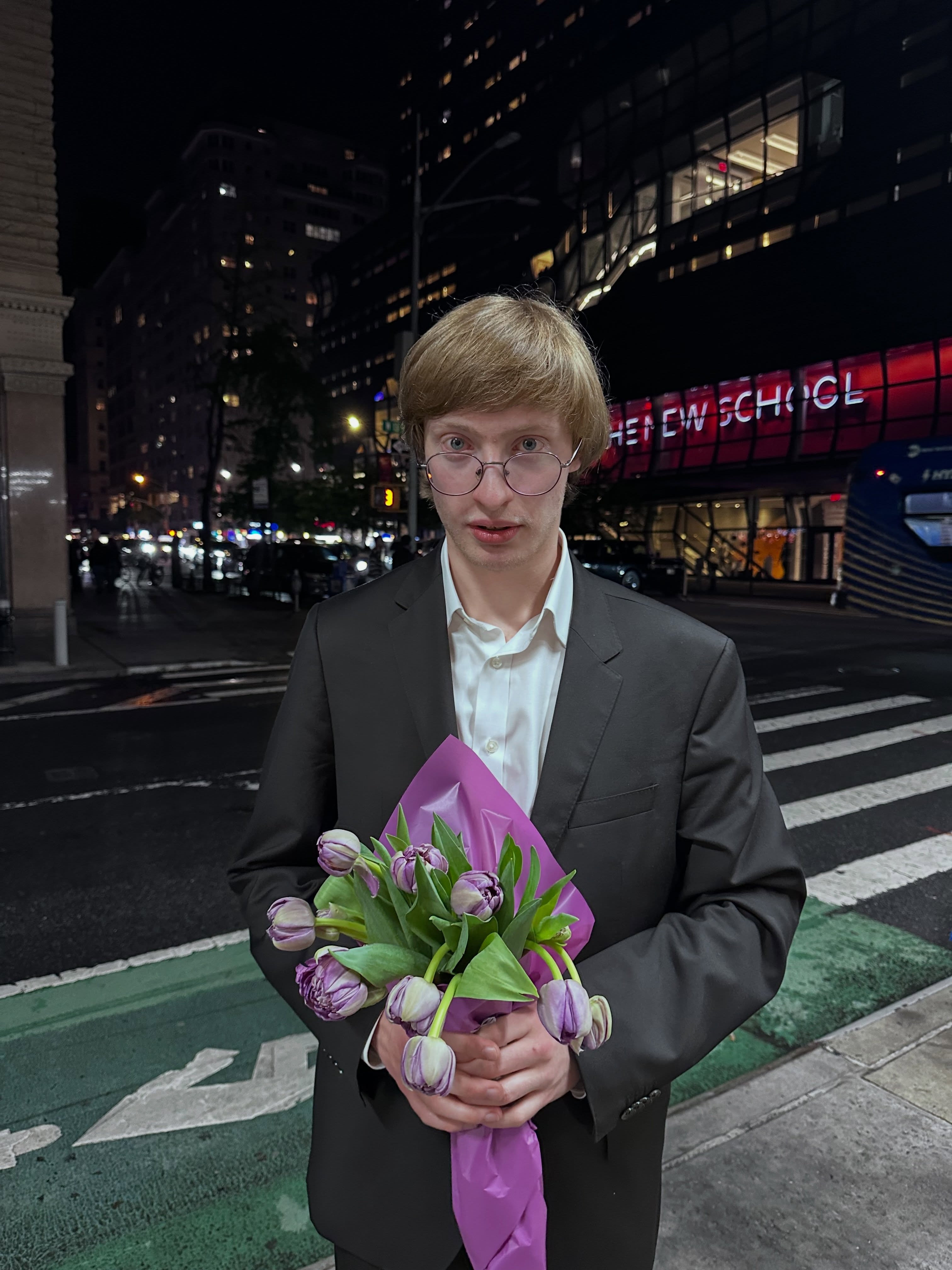 My piece „Goodbye, Maestro“ was successfully premiered in New York City!
Does that mean that I can be considered an „internationally active musician“?
Huge thanks to everyone who made this event possible,
the truly outstanding ensemble consisting of Juilliard students, the NowBeatProject, all who came and listened!