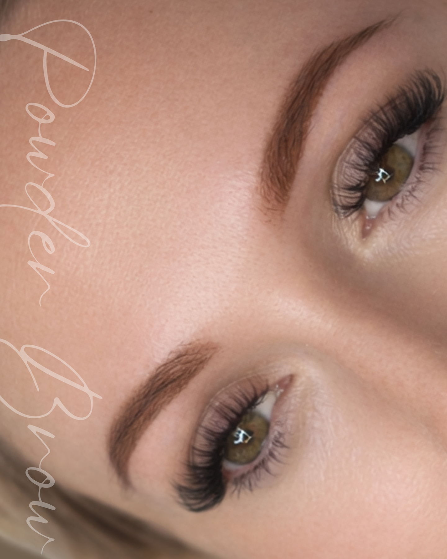 Natürliche Schönheit beginnt mit perfekten Brauen ✨
> 𝐅𝐨𝐭𝐨 𝐝𝐢𝐫𝐞𝐤𝐭 𝐧𝐚𝐜𝐡 𝐝𝐞𝐫 𝐁𝐞𝐡𝐚𝐧𝐝𝐥𝐮𝐧𝐠.
Mit Permanent Make-up zaubern wir dir eine sanfte, natürliche Braue, die dein Gesicht harmonisch unterstreicht – ganz ohne künstlichen Look. Fein gezeichnet, individuell angepasst und perfekt auf deine Gesichtszüge abgestimmt. 🤎
✔️ Natürliches Ergebnis
✔️ Mehr Ausdruck & Symmetrie
✔️ Kein tägliches Nachzeichnen
✔️ Frisch & gepflegt – jeden Tag
📸 Model : @nici.gebhart 🫶🏼🥰
#PermanentMakeup #NatürlicheBrauen #PowderBrows #SoftBrows