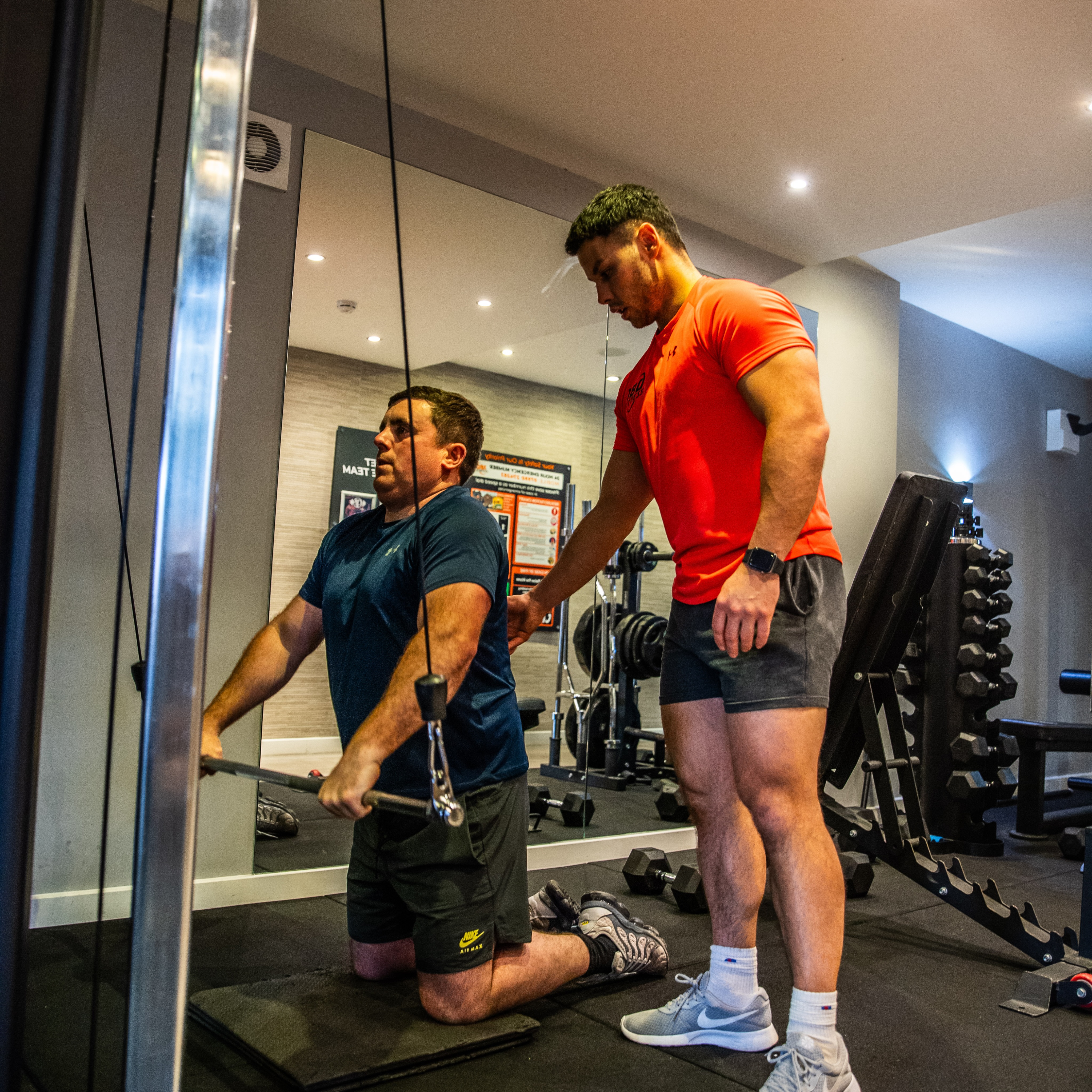 Professional coaching. Real results. 💯
Whether it’s 1-1 or group PT, we’ll guide, support, and push you towards your goals every step of the way. 🙌
Team 180