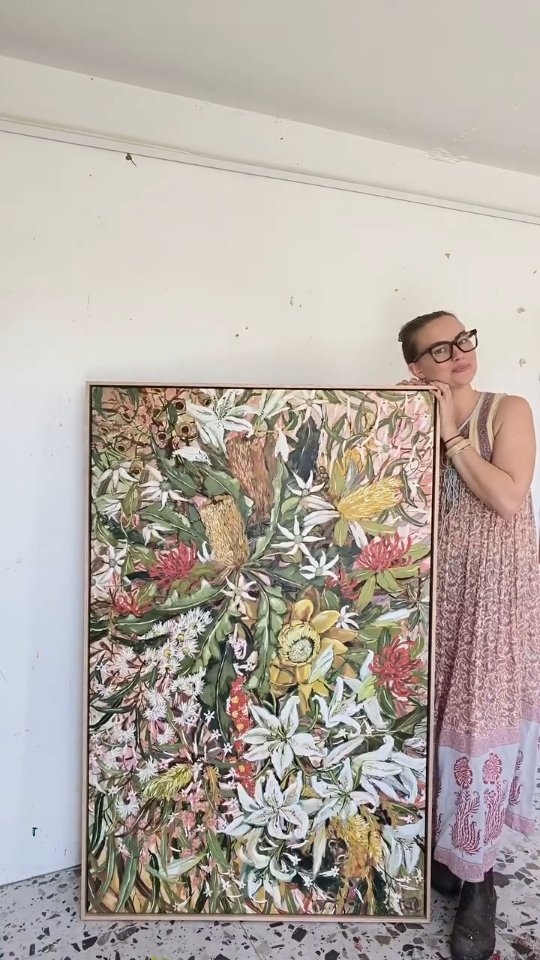 Little snippets of work & life lately as I've been building an art fair collection (so close to being finished!) and spending time with my family over our first school holidays 💕
#australianartist #stilllifepainting #creativelife #australianflowers #australianart