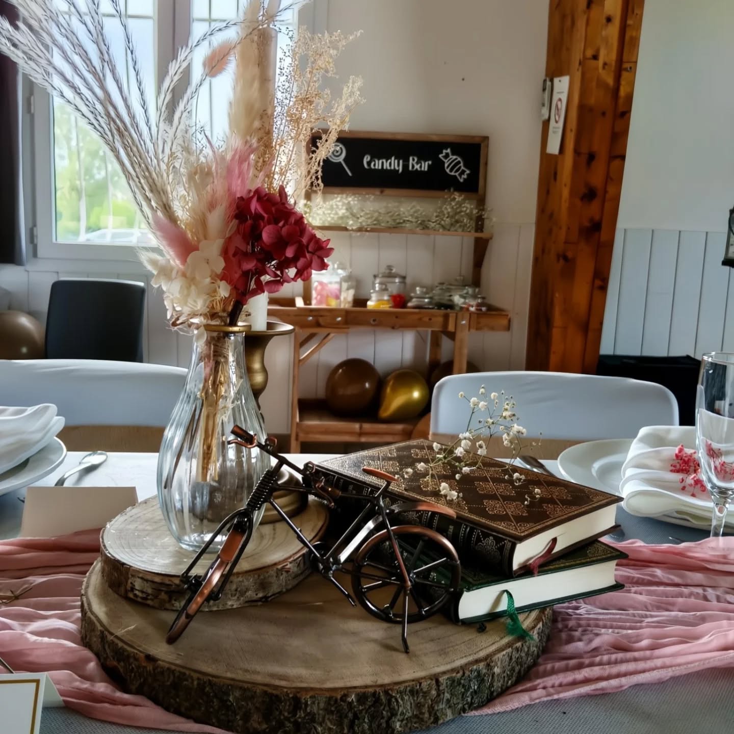 Du champêtre rose, des vélos et des livres pour leurs 70 ans & leurs 40 ans de mariage ❤️🚲📚
#champêtre #rose #champetre #birthdaydecoration #anniversaire