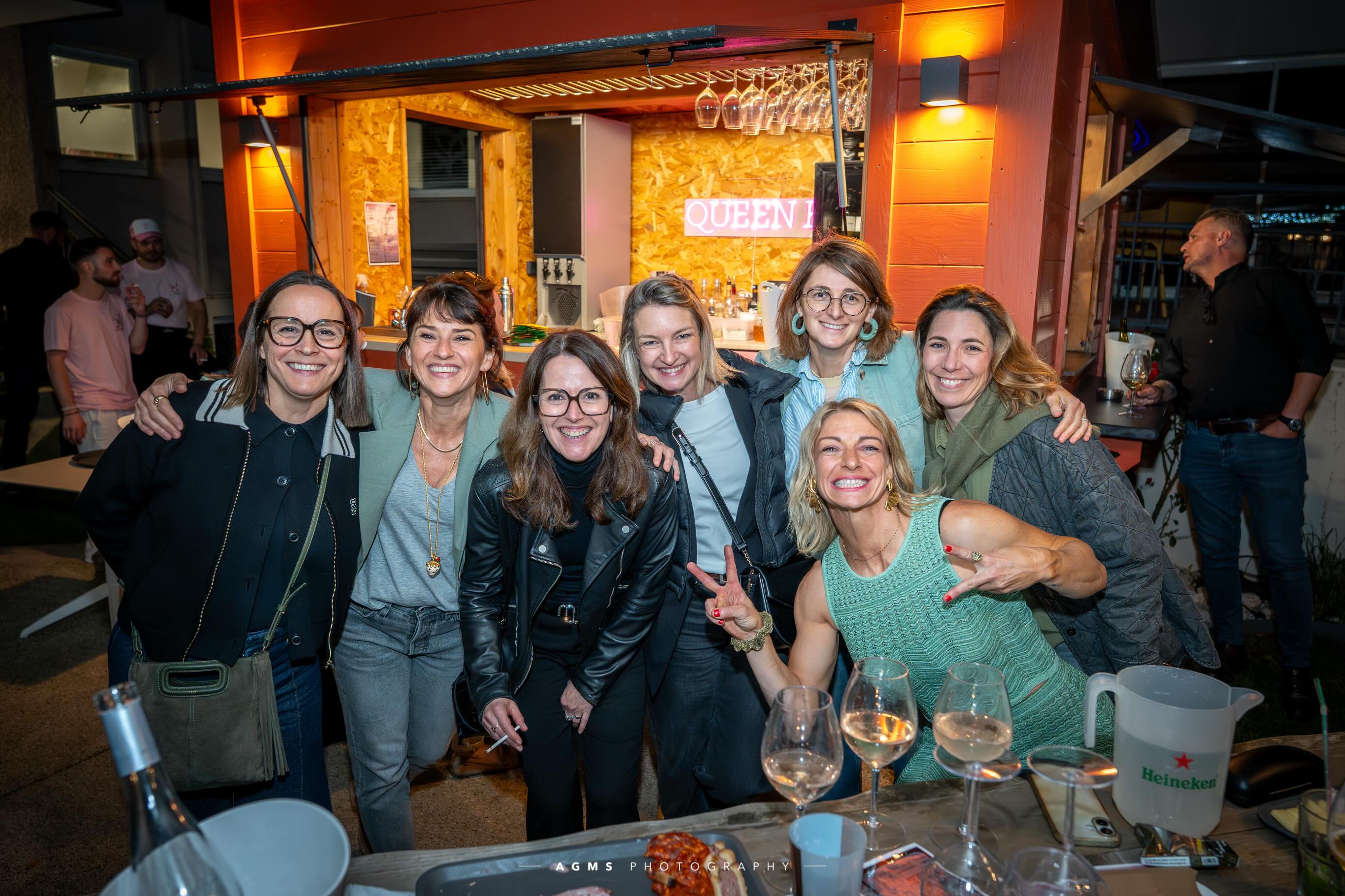 ✨ Retour sur notre AFTER WORK ✨
Quelle soirée incroyable au Karène… 🥂
Vous avez été formidables, souriants, chaleureux et pleins de bonne humeur du début à la fin.
Merci à chacun d’entre vous d’avoir partagé ce moment avec nous et d’avoir contribué à cette belle ambiance 🩷
Ces soirées prennent tout leur sens grâce à votre fidélité, votre énergie et tous les échanges que nous partageons ensemble.
📸 le lien photo en BIO
N’hésitez pas à nous identifier et à partager vos plus beaux souvenirs
Et ce n’est que le début… 🎉👠
Rendez-vous le 12 juin pour une soirée exceptionnelle à l’occasion des 20 ans du Karène !
Une date importante pour nous, que nous avons hâte de célébrer à vos côtés 🥳
Merci @khelifasammy 🎶 et opopop 🔥
#teamkarene