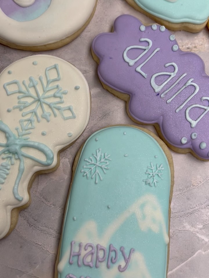 Frozen Birthday Cookies! ❄️👑
#royalicingcookies #sugarcookies #frozencookies