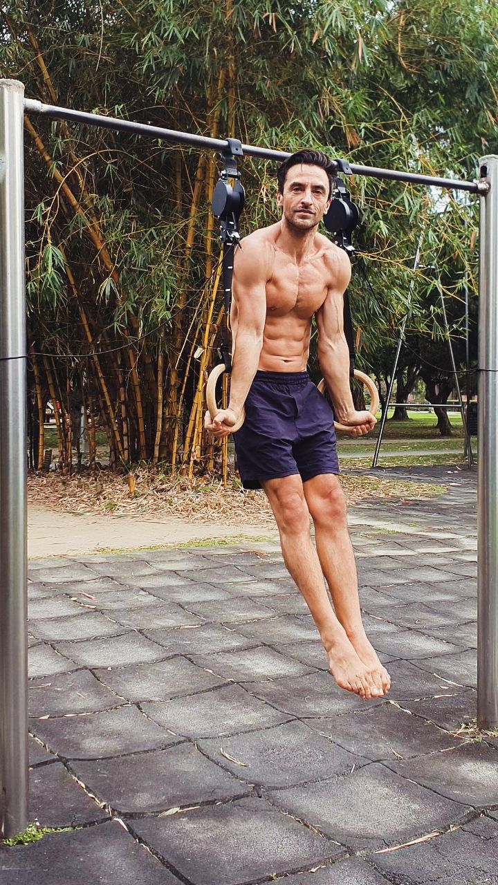 Baby Muscle-Up Progression using:
FitRings Fast: www.fitprogress.com/shop/fitrings-fast
FitRings Fast are designed for fast setup and full adjustability, so you can train anywhere with ease. Clip on in seconds, adjust the height instantly, and enjoy a secure, comfortable workout.
Fast setup & easy adjustment
Strong carabiners for safety
Natural wooden rings for a solid, comfortable grip
Portable storage bag included
Perfect for home, outdoor, or travel workouts.
FitProgress Studio Coaching @HandstandTrack Balance Support System.