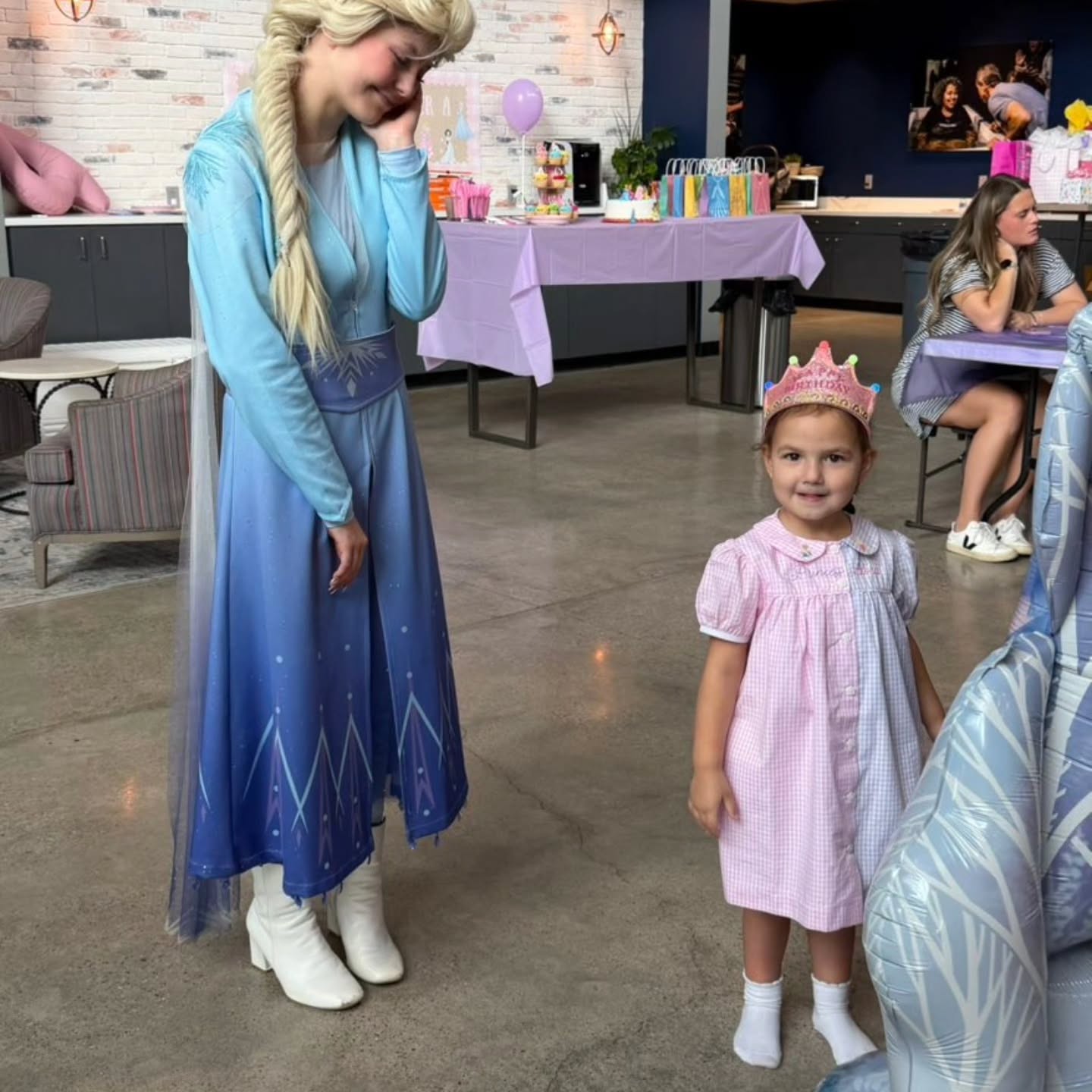 Even the shy-est little princesses can have the most magical moments ✨️
Our Snow Queen had a wonderful time yesterday celebrating Princess A's special day!
We played with bubbles, read stories, danced, colored and made memories to last a lifetime!
Special thank you to Brianna Glenn for letting us make her day extra magical ✨️
#jackandjillsstorybookco