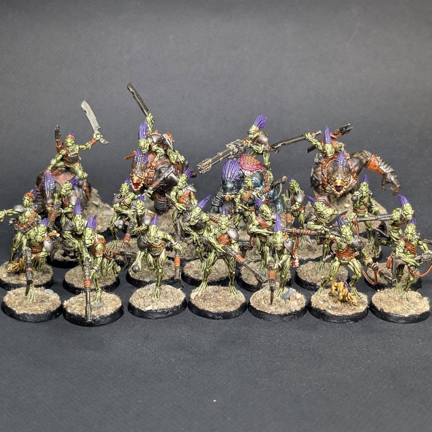 A kroot filled commission all done and gone and on the way to their new life. Goodbye alien friends, see you in the next life. Or probably not. I doubt humans and aliens share the same afterlife. But if they do, it's gonna be one busy place. I hope everyone knows queuing etiquette