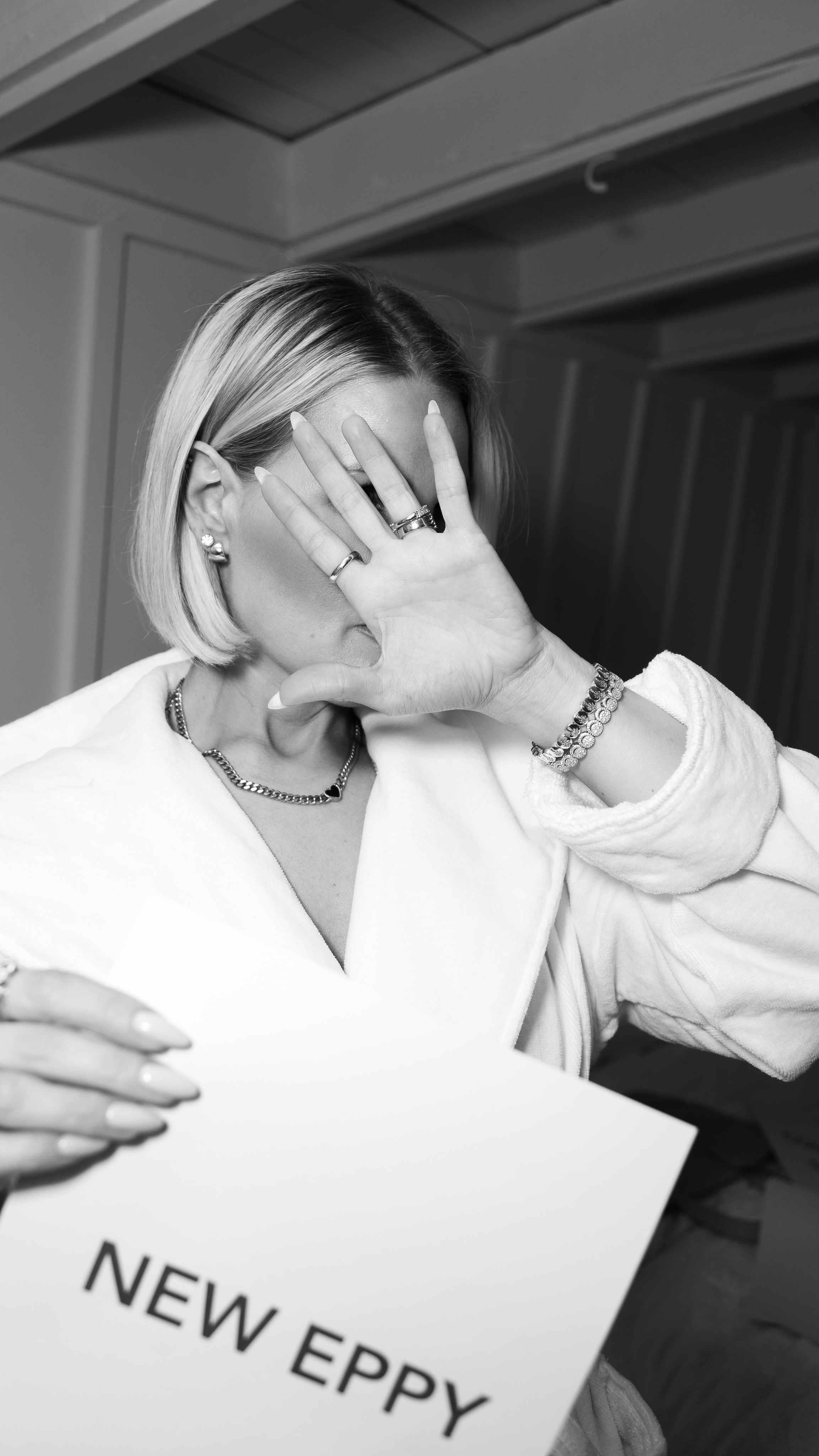 I see this constantly with women who are already powerful as hell in their work.
Their content is strong.
Their voice is clear.
Their results are real.
But their photos? They look like someone else styled them, posed them, and stripped the edge right out of them.
So now your visuals are quietly undermining everything you’re building.
One of my clients said it best after we fixed this.
Her words, her energy, her “car selfie version” of herself?
That finally matched her brand photos.
No disconnect. No second guessing. Just: yep, that’s exactly who you’re getting.
This is the shift most people miss.
You don’t need more photos.
You need photos that actually reflect how you show up on your best day. Not some watered down, Pinterest-approved version of you.
Because if those two versions don’t match?
You’re leaking authority every time someone lands on your page.