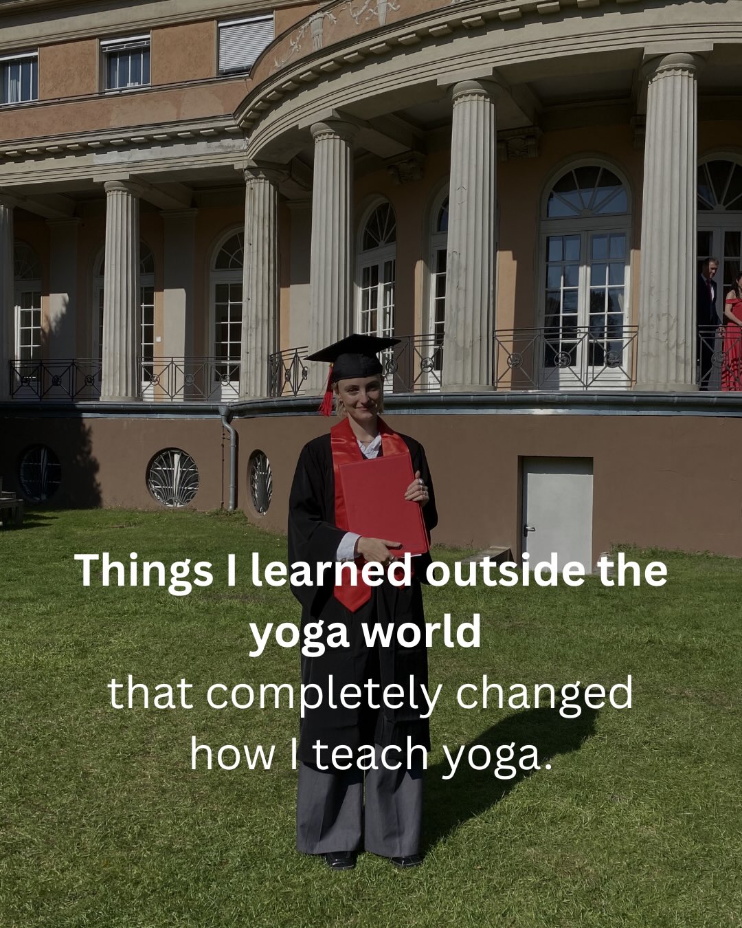 The yoga world gave me a foundation. But it took stepping outside of it to truly find my authentic teaching style.
Some of the most valuable things I’ve learned as a teacher didn’t come from a yoga training. They came from sports science, neuroscience, and simply questioning what I was taught.
Authentic teaching isn’t about staying inside one tradition.
It’s about being curious enough to look beyond it.
#yogateacher#yogascience#yogateaching