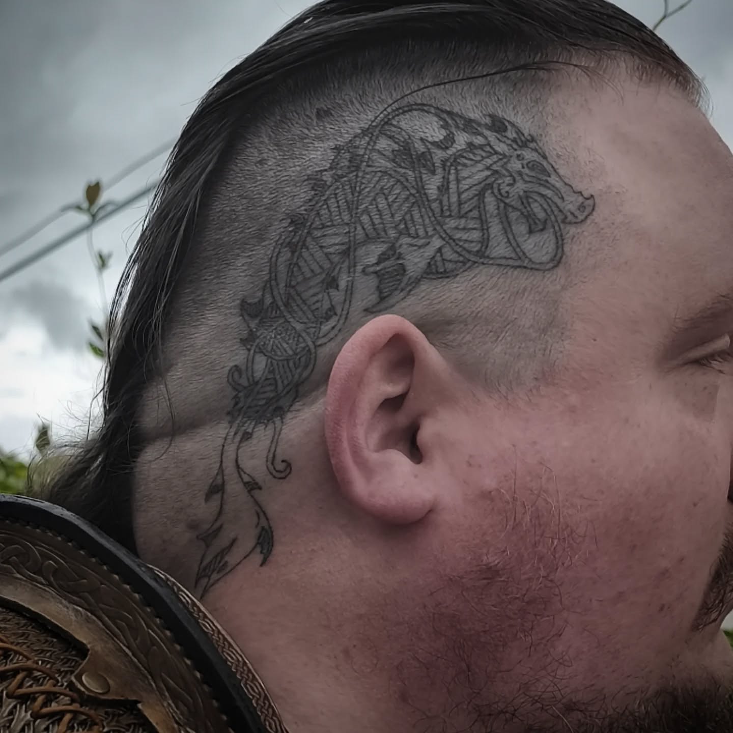 Now it's fully healed I can show off my new tattoo!
Designed by @bycharlierainbow and tattooed by @odinstattooparlour just in time for Empire next weekend.
It's a celtic/norse take on Morgawr the Cornish sea serpent.
Excellent time getting it done and Ollie at Odin's in Holsworthy is a top guy!
