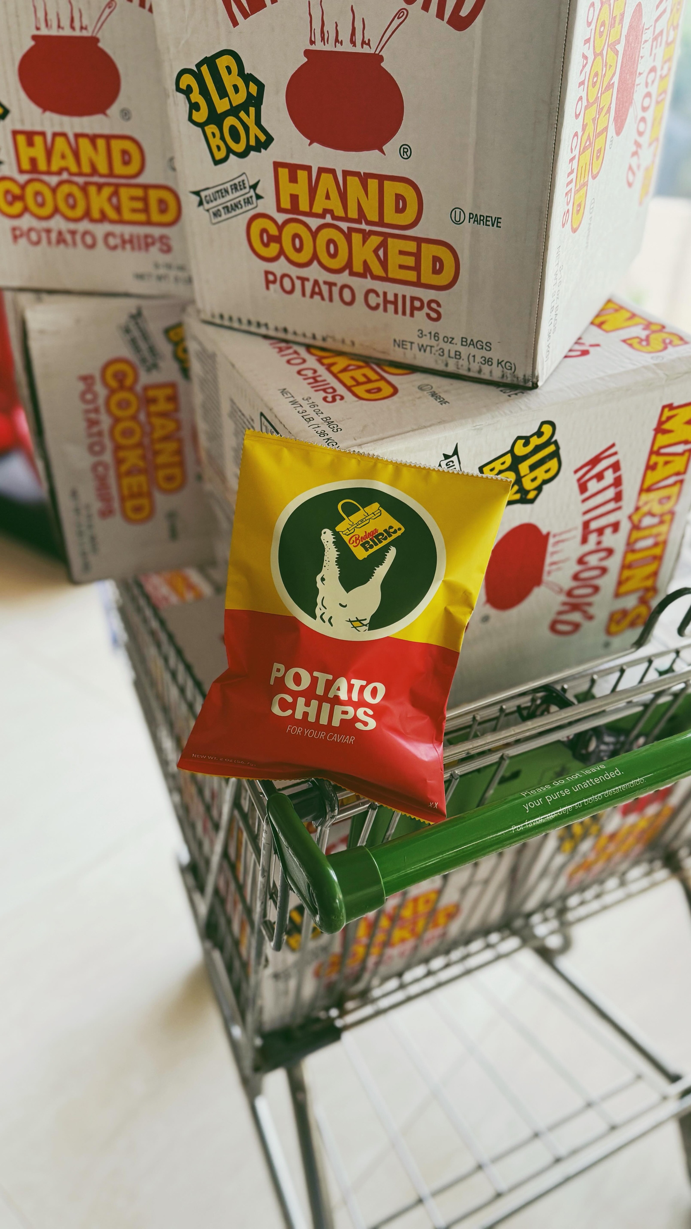 𝘓𝘖𝘊𝘒, 𝙎𝙏𝙊𝘾𝙆, & 𝘉𝘈𝘙𝘙𝘌𝘓 — new limited edition merch will be available at @bodegabirk! come get it while it’s hot, cause once it’s gone, it’s gone babyyy || xx
#bodegabirk #caylabirkart