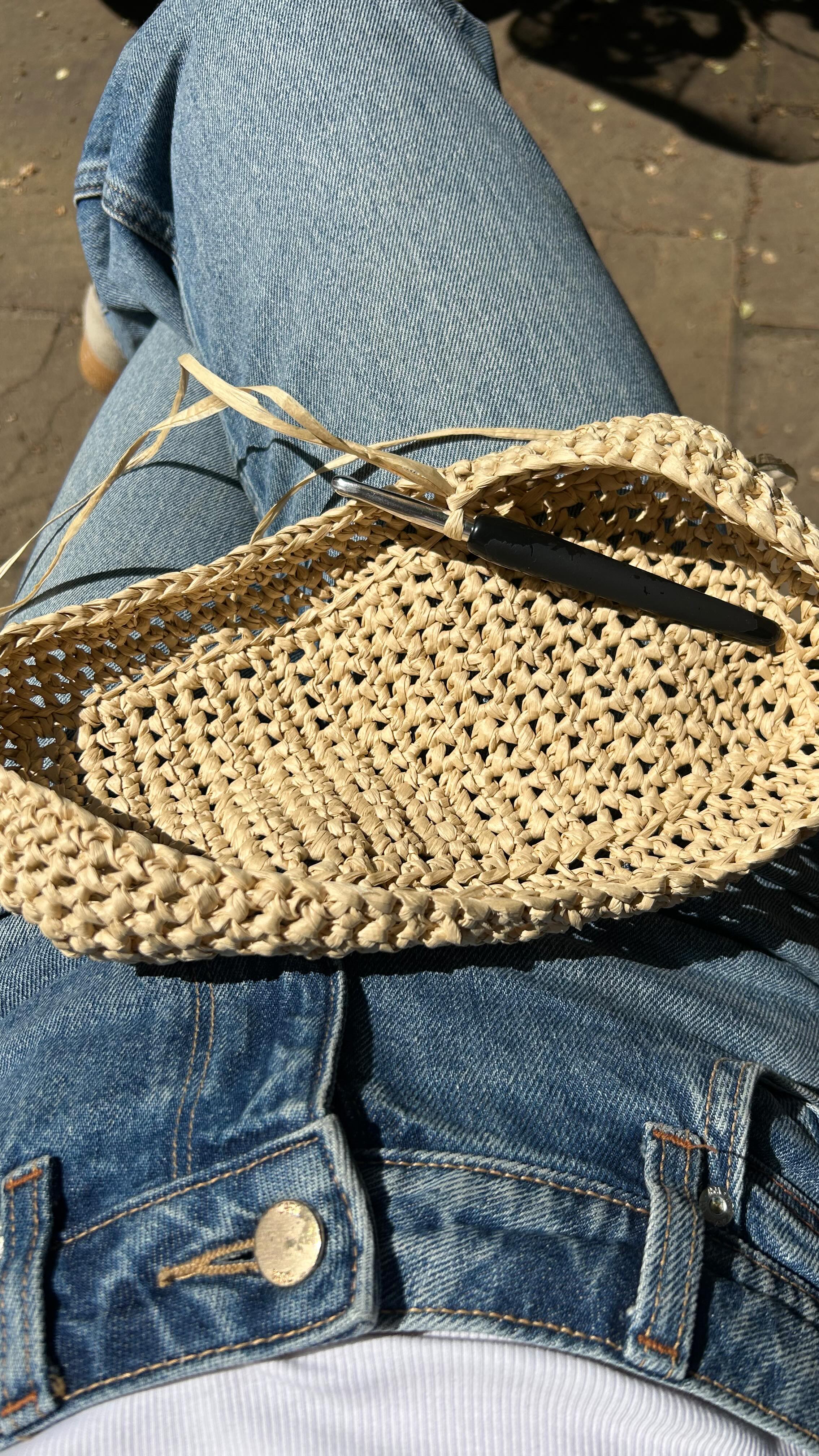 From making to wearing ✨
How the GIGILOU Raffia Bag comes to life.
#gigilou#handmade#madewithlove