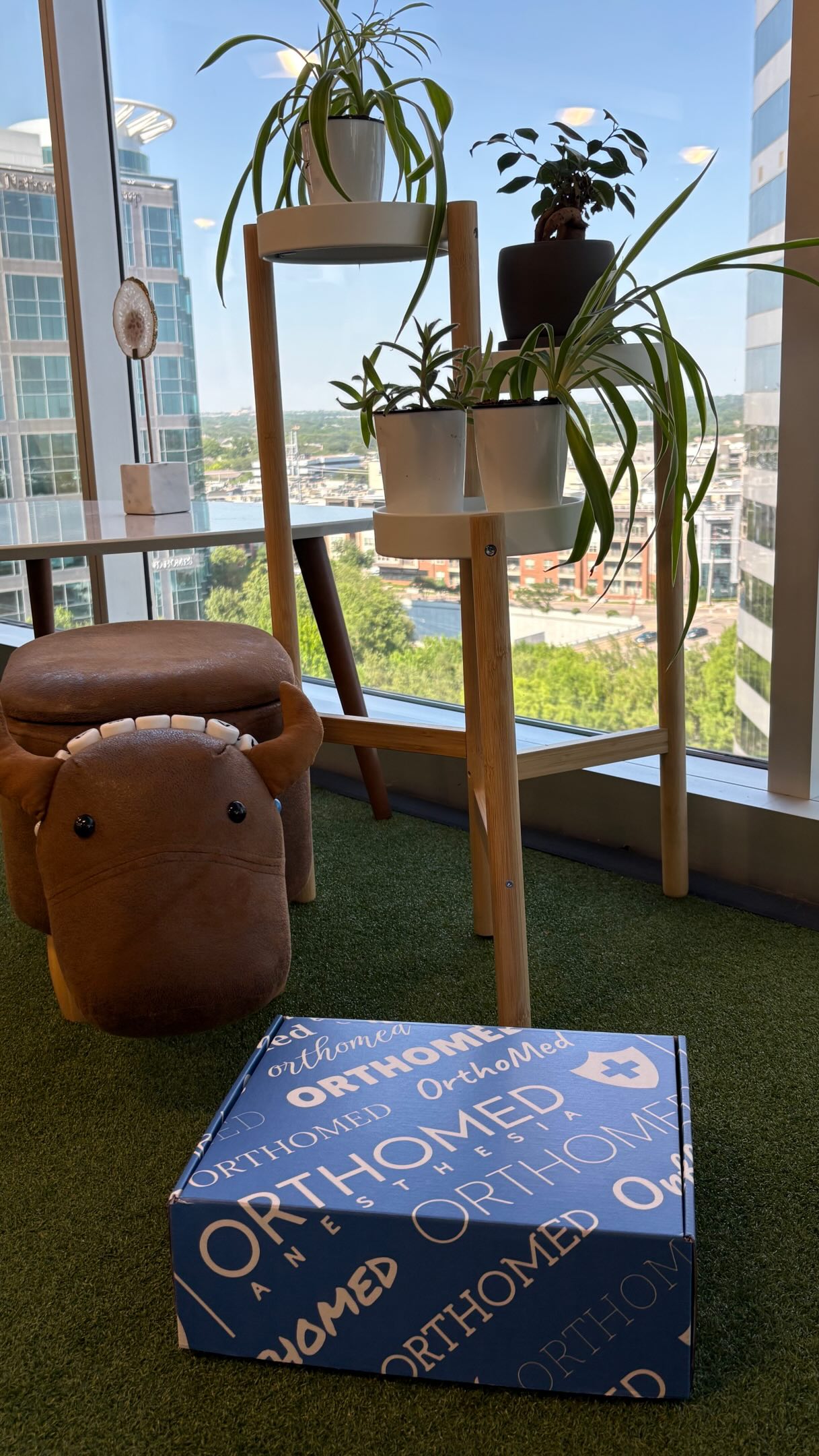 From wellness essentials to thoughtful touches focused on self-care, each item was selected with our providers in mind. Take a closer look at everything inside this year’s gift box! #MentalHealthAwarenessMonth #WorkplaceWellness #Anesthesia