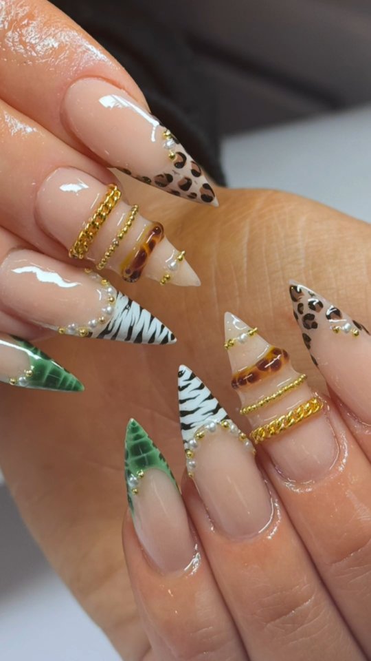 Obsessed is an understatement🤍 Created by Liv @revolutionbeautyolivia
How to Book?
📩Direct Message
☎️Call 01473 208082
📲WhatsApp +447367791686
🤳Online via link in our bio
📍210 Rosehill Road, IP3 8HG, Ipswich, Suffolk
#nailart #ipswich #discoveripswich #ipswichsuffolk #ipswichnails