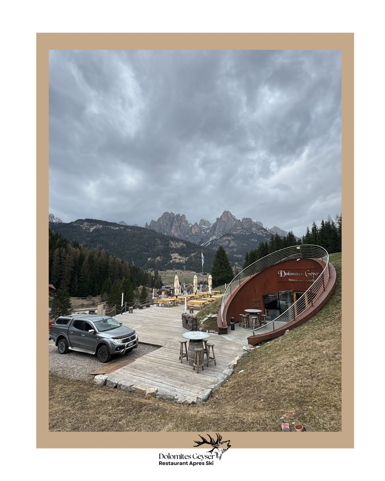 Ok, adesso non avete più scuse. 👀
La strada è pulita, la neve è sparita e siamo di nuovo raggiungibili comodamente in macchina. 🚗
Stiamo anche lavorando ai parcheggi,
quindi arrivi easy, zero stress.
Tradotto: puoi venire al Geyser anche in tacchi.
Sì, proprio così… niente più slalom o scarponi obbligatori. 💅🏻
Quindi?
Ci vediamo su… oppure resti giù a inventarti scuse? 😏
📍 Dolomites Geyser Restaurant Après Ski – Pozza di Fassa
Per prenotare tavolo 👉 link in bio
#dolomitesgeyser