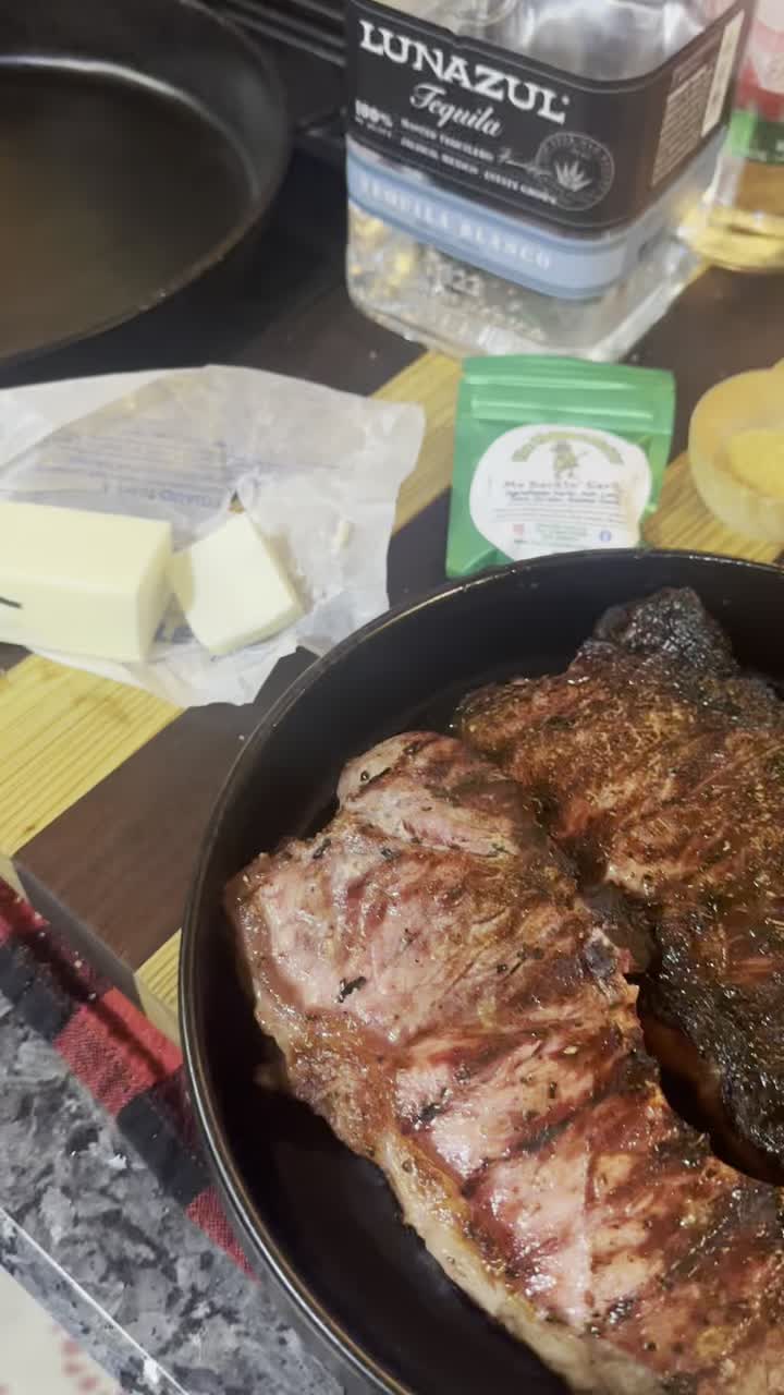 🔥🥩 Grilled steak. Melting butter. A reckless amount of Mo’ Rockin’ Fermented Garlic. 🧄💥
And yes… the background music basically summed up our feelings about this combo. 😎🎶
Savory, smoky, buttery perfection with that deep fermented garlic kick that makes you immediately go back for another bite. No restraint. No regrets.
Turning Bland into Grand™ one steak at a time. 🔥
#TheTickledPickler #MoRockinGarlic #FermentedGarlic #SteakNight #GarlicLovers #Foodie #GrillingSeason #ButterMakesItBetter #BBQVibes #CookoutSeason #turningblandtogrand