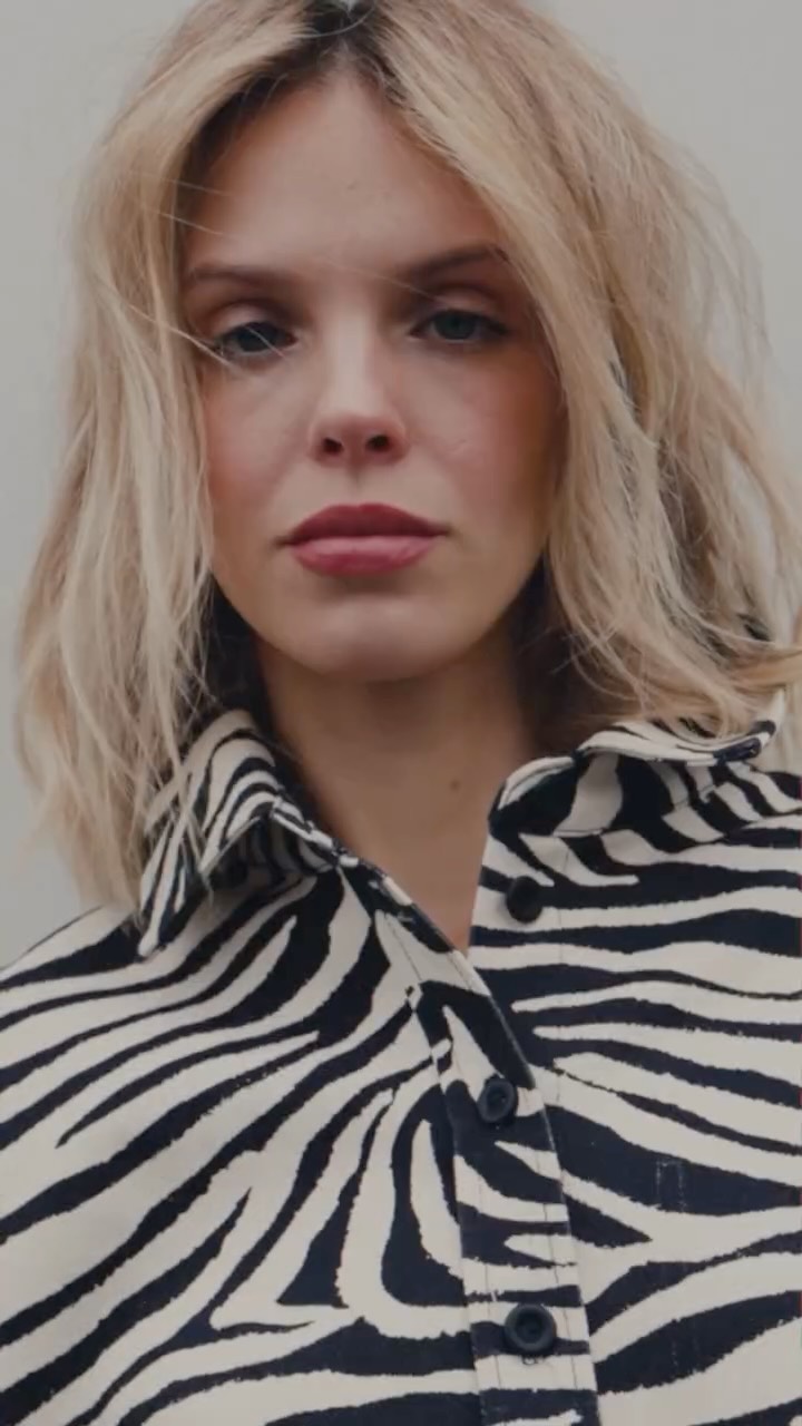 Zebra 🦓 i kilka świeżych nowości już czeka na Was online. A jeśli wolicie zobaczyć je na żywo i przymierzyć, to od 11:00 widzimy się w sklepach stacjo