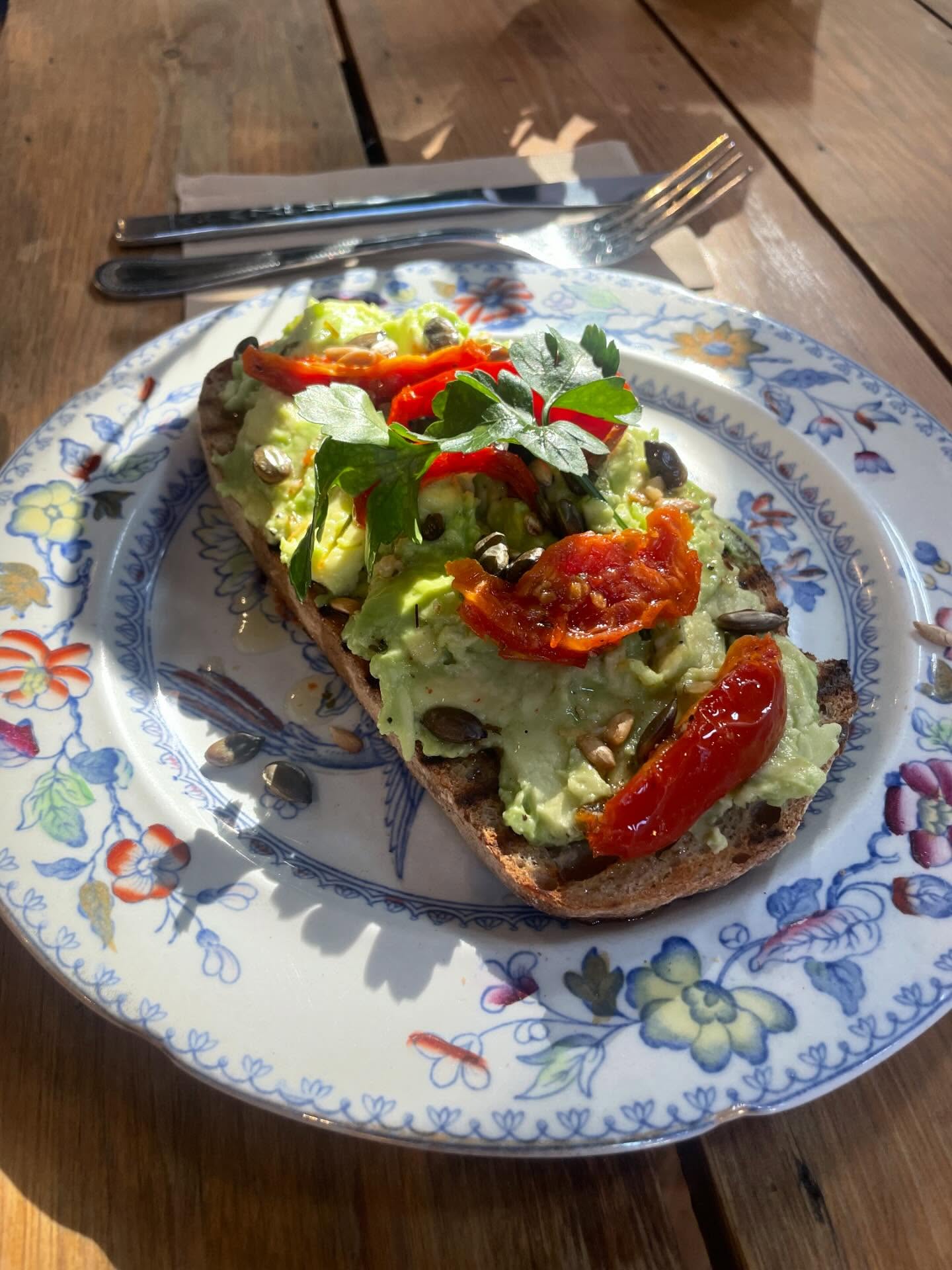New breakfast item!
Avo on toast with sunblush tomatoes and toasted seeds - perfect for this spring weather!
Come and grab it!
Keep an eye out as other new menu items dropping soon ….
💜💜💜