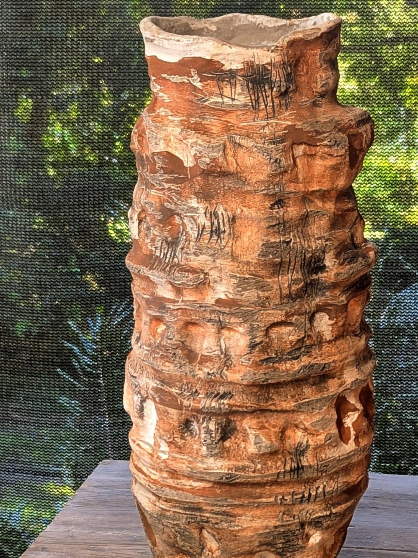Adding more earthy tones to one of my favourite sculptural pieces before final fire. A possible piece for the upcoming Home to Horizon exhibition at @cooroybutterfactory later this year. ,🧡
..
#sculpturalpots #earthypottery #auatralianceramics #sunshinecoastartists #potteryartist