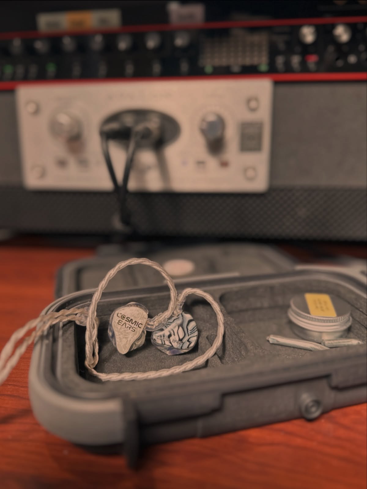 A couple of weeks in and really happy with my new set of CE8As
After a little flirt with some other brands itโs made me appreciate the honesty and sound quality of these even more. New cables seem to be the real deal as well. Thanks @cosmicears !
#IEMs #CosmicEars #Wax