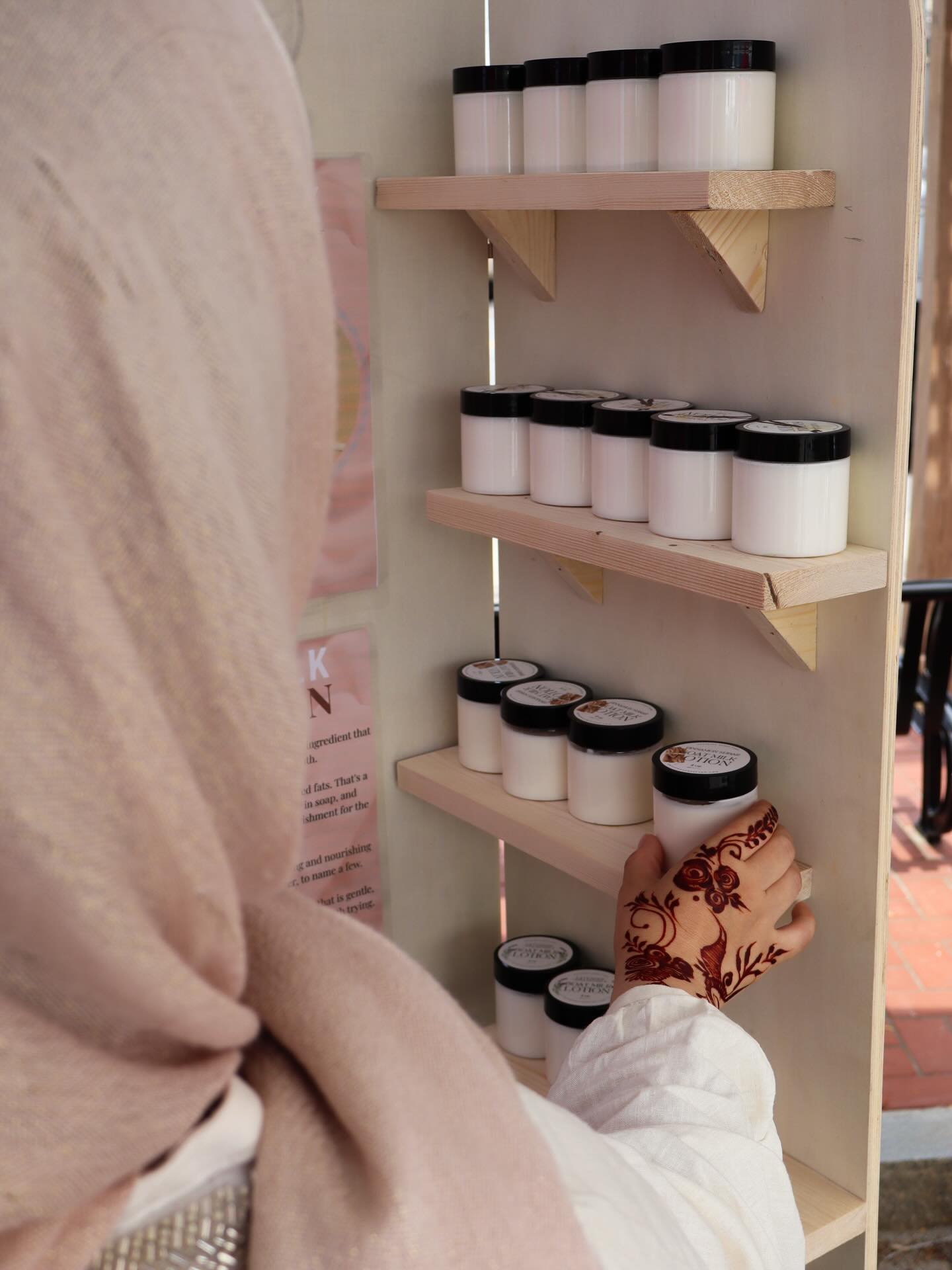 We love sharing our products with you! Thank you to our customers at the @refugecoffeeco Spring Market— we appreciate your support!
Remember you can always shop online anytime— envisionacresfarm.com
