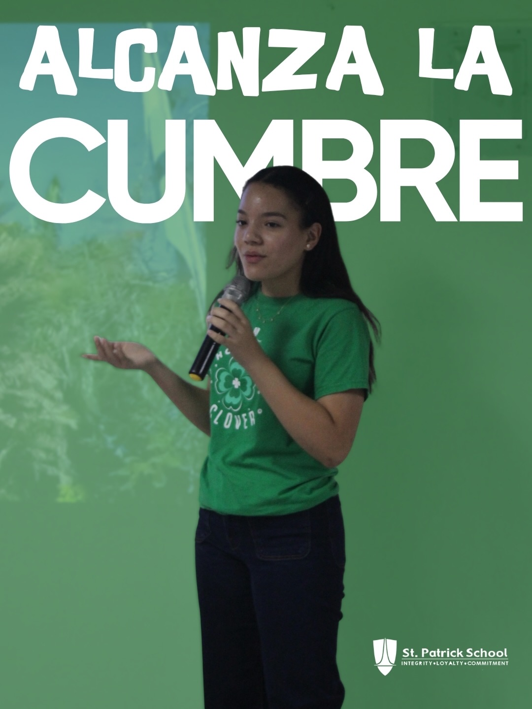 Los estudiantes de 11vo grado presentaron Alcanzando la Cumbre: Documentales Estudiantiles como producto final de la asignatura de Lengua Española, inspirado en la lectura del libro ¡Alcanza la Cumbre!: llegar a la cúspide es tu decisión de Diego A. Sosa Sosa 🎬✨
A través de seis documentales, los estudiantes exploraron temas relacionados con la motivación, los valores esenciales para el crecimiento personal y la importancia del cuidado del medio ambiente, transformando la reflexión y el análisis en producciones audiovisuales llenas de intención y creatividad. 💚
Más que un proyecto académico, esta experiencia les permitió investigar, comunicar ideas, trabajar en equipo y utilizar su voz para generar conciencia e inspiración a través del storytelling y los medios audiovisuales🌿