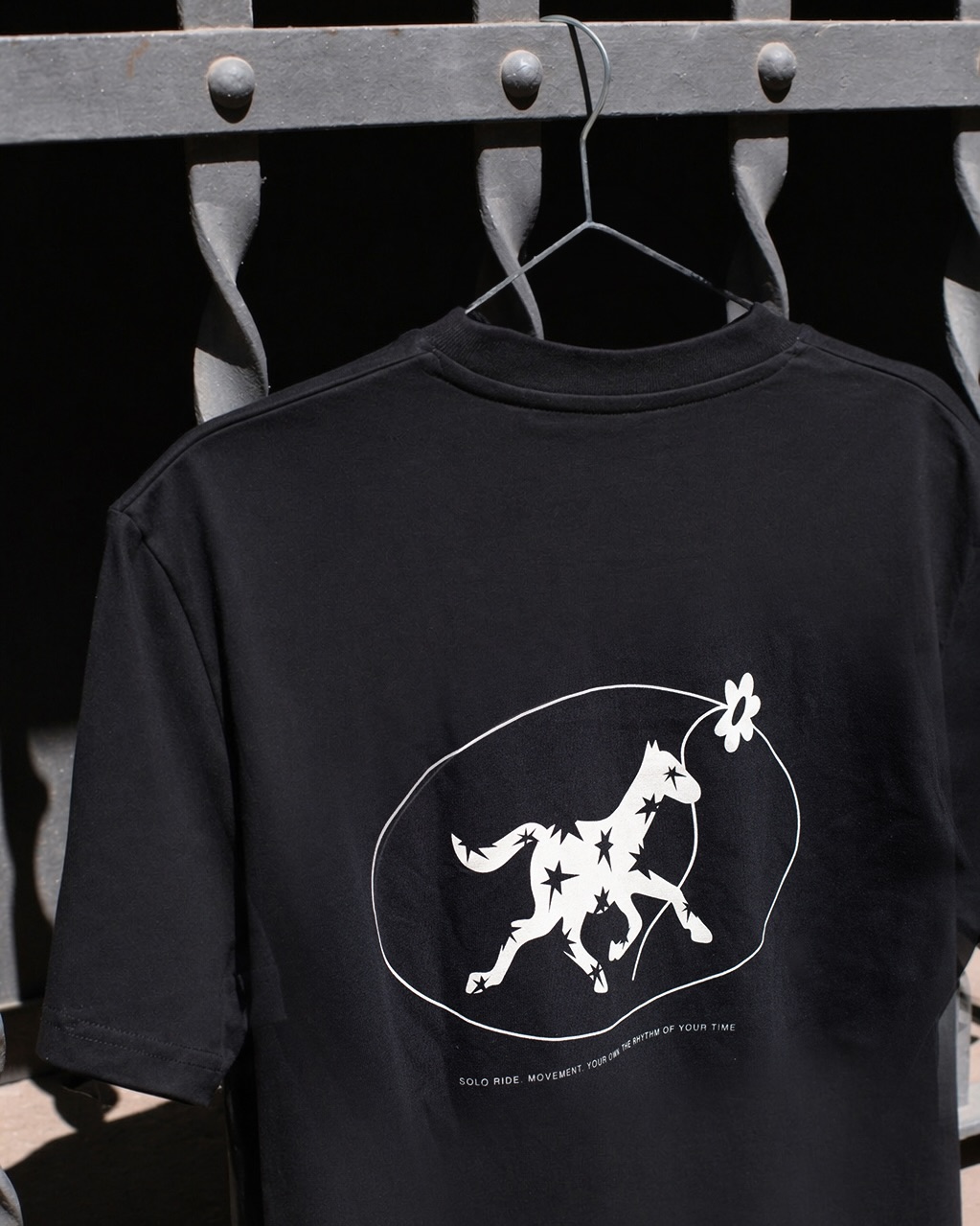 SOLO RIDE T-shirt 🐎
Now available in multiple sizes 🖤
//
#soloride #apparel #graphictee #yearofthehorse #fernandamaria