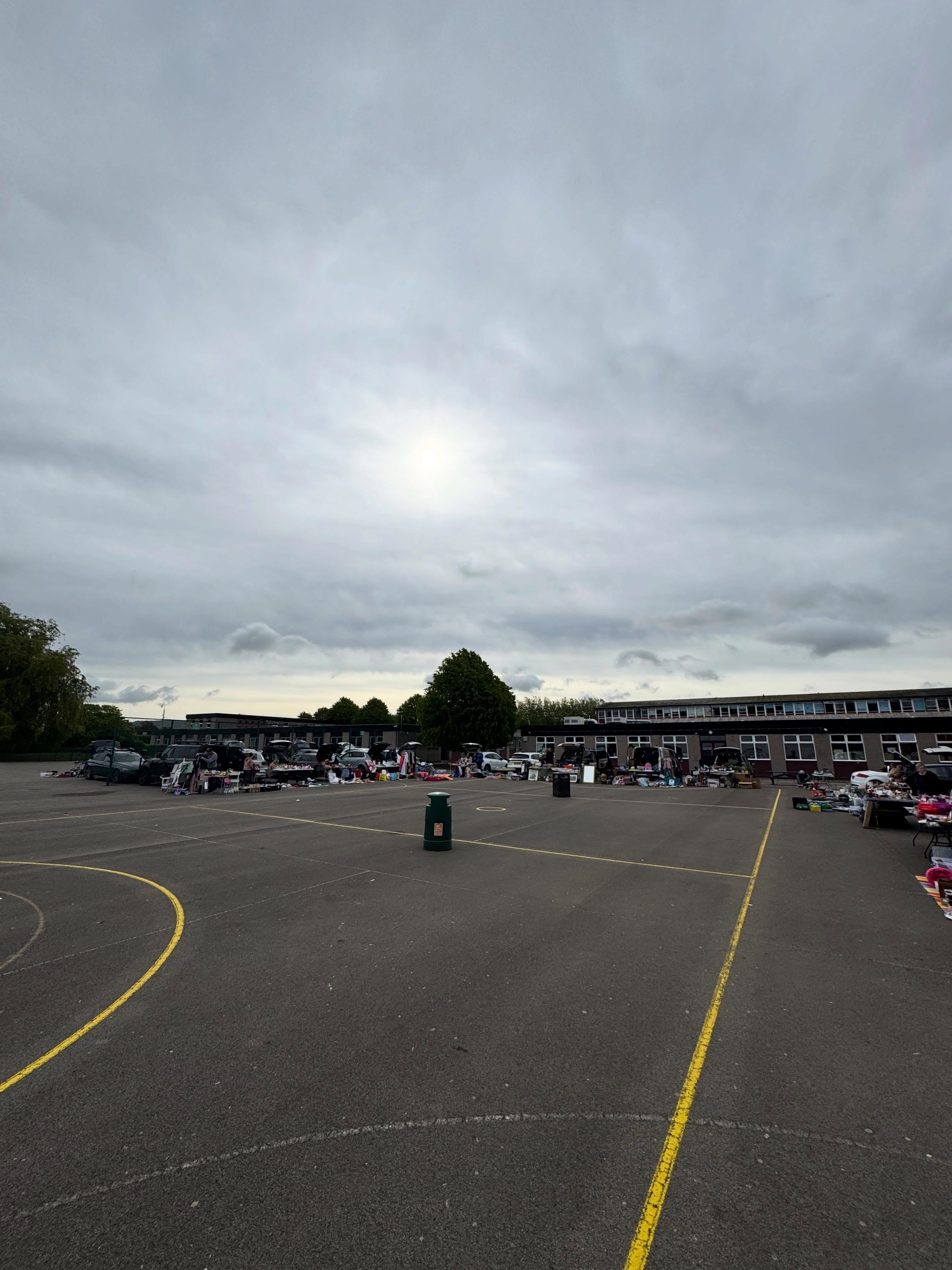 @foccscaerleon car boot sale now open
Burger van & ice cream van also on site 🍔 🍦