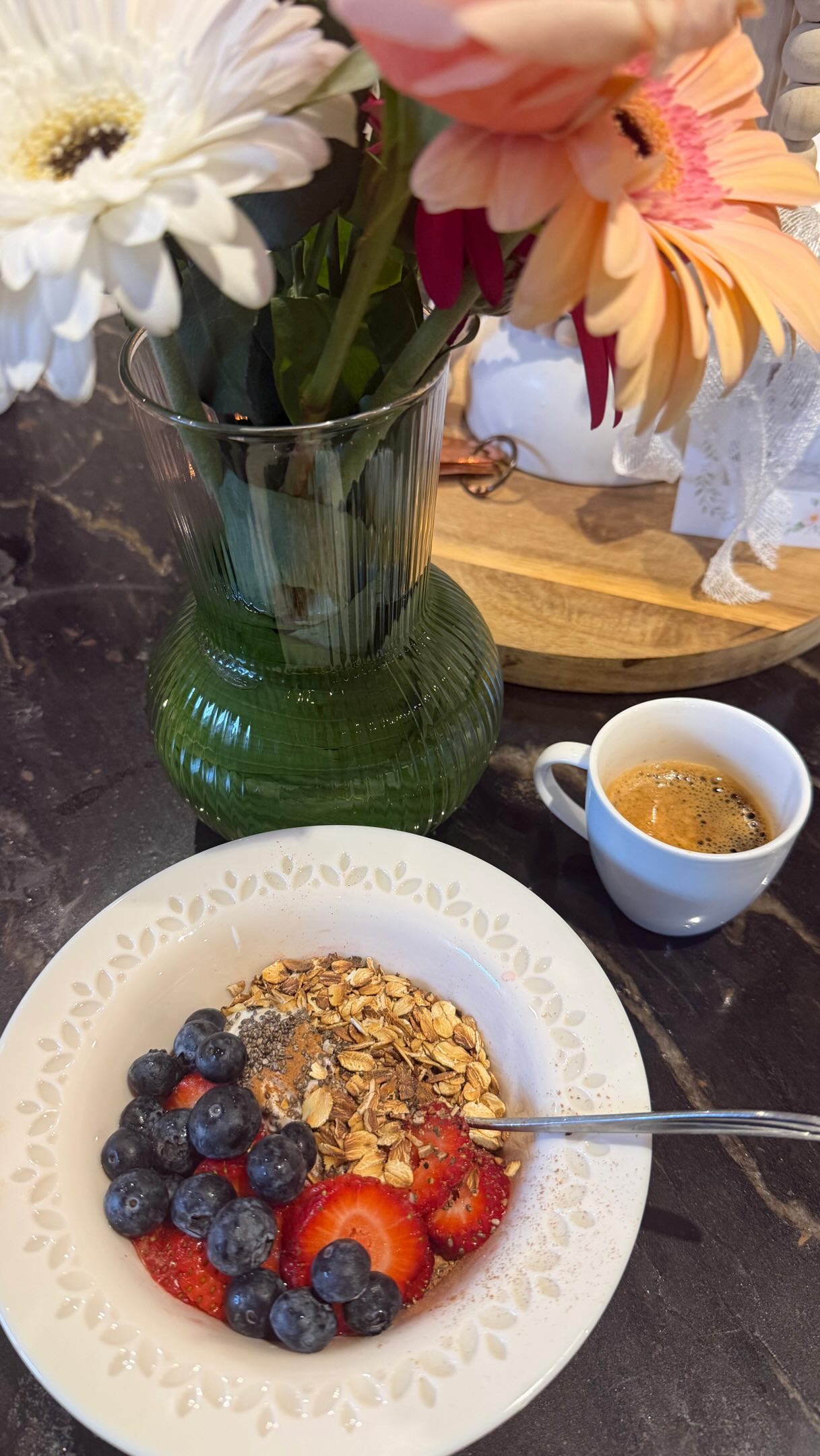 Quick, easy, and so good 🫐🍓
This toasted oats bowl has been my go to lately when I want something simple, filling, and delicious. Greek yogurt, toasted oats, fresh berries, chia seeds, and a sprinkle of cinnamon for the perfect little mix of crunch and sweetness.
It takes just a few minutes, feels fresh, and keeps me going through the morning.
A reminder that nourishing food does not have to be complicated 🤍
#quickbreakfast #healthybreakfast #yogurtbowl #easymeals #breakfastideas