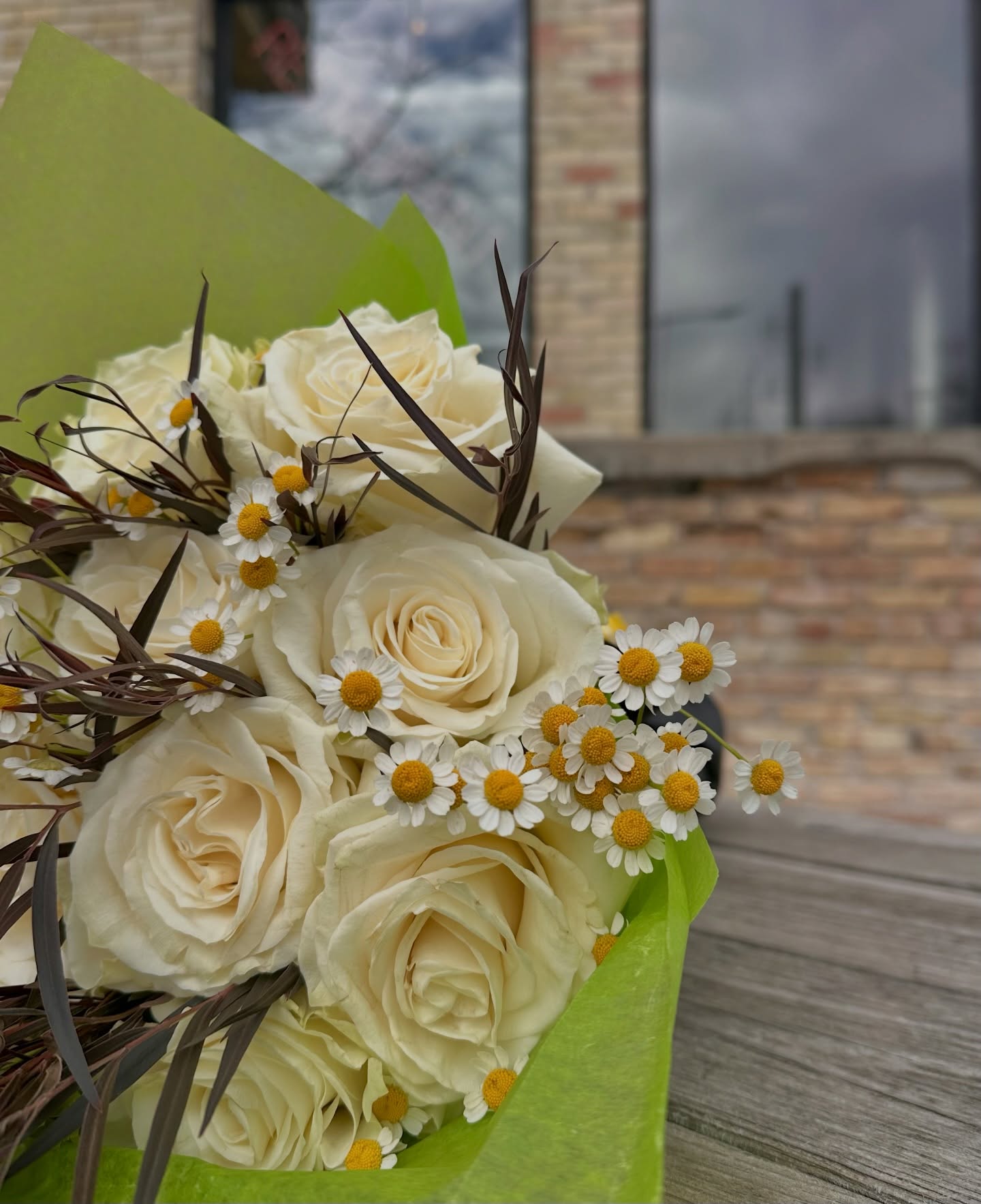 And in that quiet moment, the world softened— not because anything had changed, but because beauty insisted on being seen.
White roses & feverfew✨
This bouquet was delivered to a 90-year-old grandmother at Bay Ridge Assisted Living… just because.
📍 Traverse City Florist
The Flower Station
#traversecityflowers #traversecityflorist #downtowntc