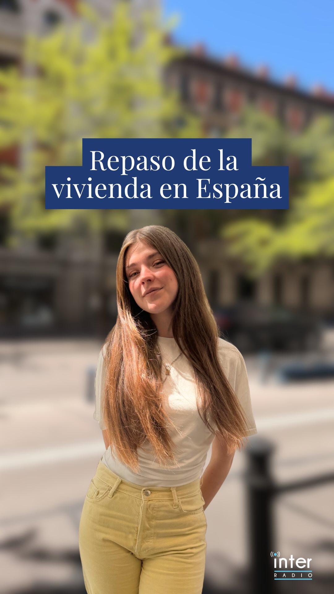 La falta de vivienda nos quita el sueño a todos, pero la solución podría estar en las personas que ya están aquí. La ministra de Vivienda ha propuesto regularizar a los inmigrantes que ya trabajan en el país para que el sector de la construcción pueda edificar más rápido y más barato. 🛠️✨
Actualmente, uno de cada cinco trabajadores de la construcción en España es inmigrante, y el sector necesita miles de manos más para que los precios dejen de subir. Regularizar a quienes ya están aquí sin papeles podría ser la clave para construir el parque de viviendas que tanto necesitamos.
¿Crees que esta medida ayudará a que sea más fácil comprar o alquilar un piso? ¡Danos tu opinión abajo! 👇💬
#Vivienda #Alquiler #España #Noticias #Construcción
