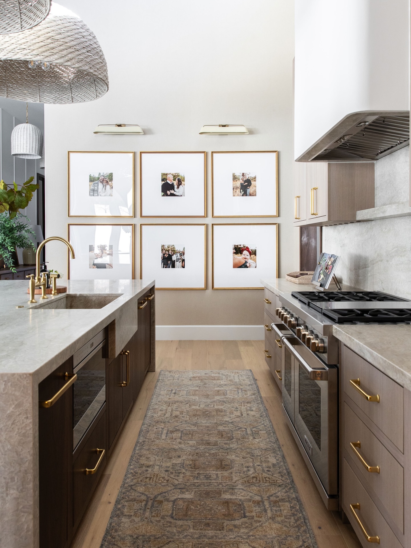 The heart of the home 🤍
Photos @kaylabowenstudios
General Contractor @vegasremodelsllc