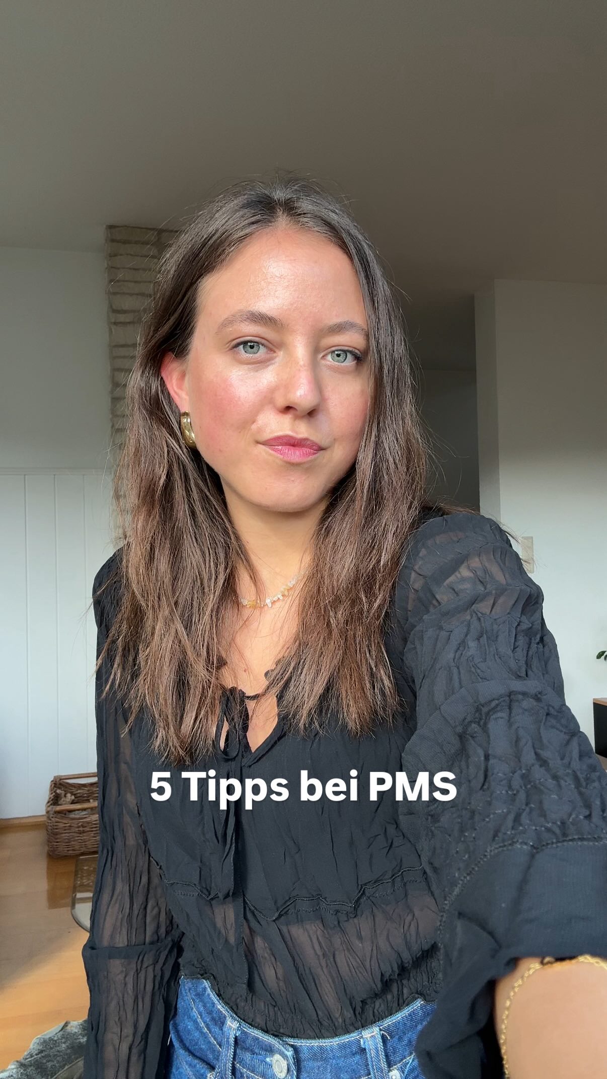 Welchen Tipp wirst du als erstes für dich umsetzen?
PMS ist ein sehr individuelles und vielschichtiges Thema – was bei der einen hilft, muss nicht automatisch für alle passen. Umso wichtiger ist es, ganzheitlich hinzuschauen und die Ursache wirklich an der Wurzel anzugehen.
Wenn du dir dabei Unterstützung wünschst, melde dich sehr gerne bei mir. Vielleicht ist mein Gruppen-Mentoring „Hormone Harmony“ genau das Richtige für dich, um deinen Körper besser zu verstehen und nachhaltige Veränderungen zu schaffen.
Und denk dran: Speichere dir diesen Post, damit du jederzeit darauf zurückgreifen kannst 💛
#pms #hormoncoaching #pmstipps #zykluscoaching