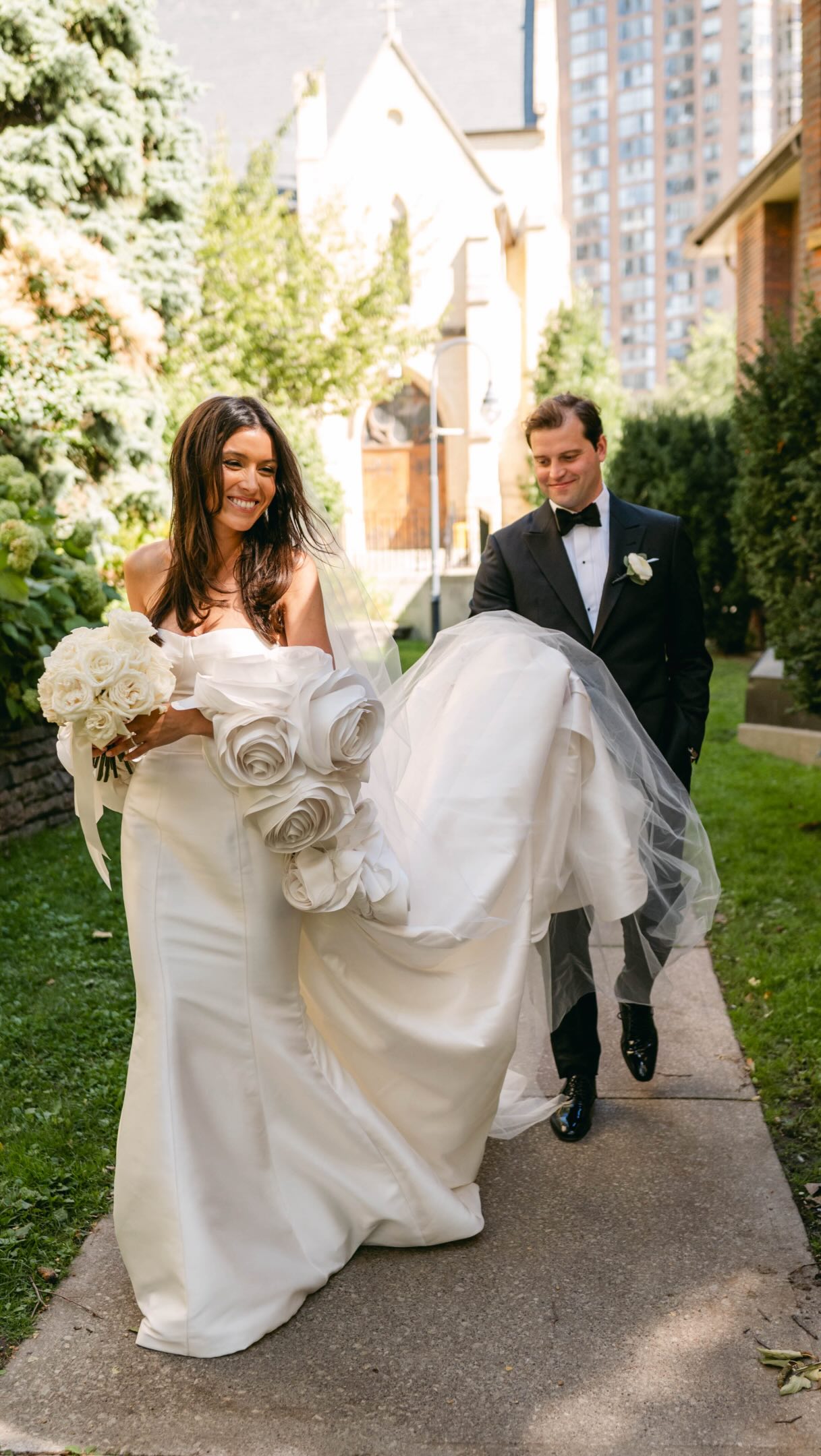 Our fashion forward bride with the most on trend dress we ever did see😍
Not sure we will ever get over this!
Vendors
@eventshoppe.ca
@fstoronto
@515photoco
@hairbycococourtney
@geebeautytoronto
@arollschoice
@lavisheventmedia
@have_a_seat_events
@ypcatering
@detailzfurniturerentals
@estrellebridal
#WeddingInspiration #LuxuryWeddingPlanner
#WeddingDecor #TorontoWeddings #luxuryeventplanner