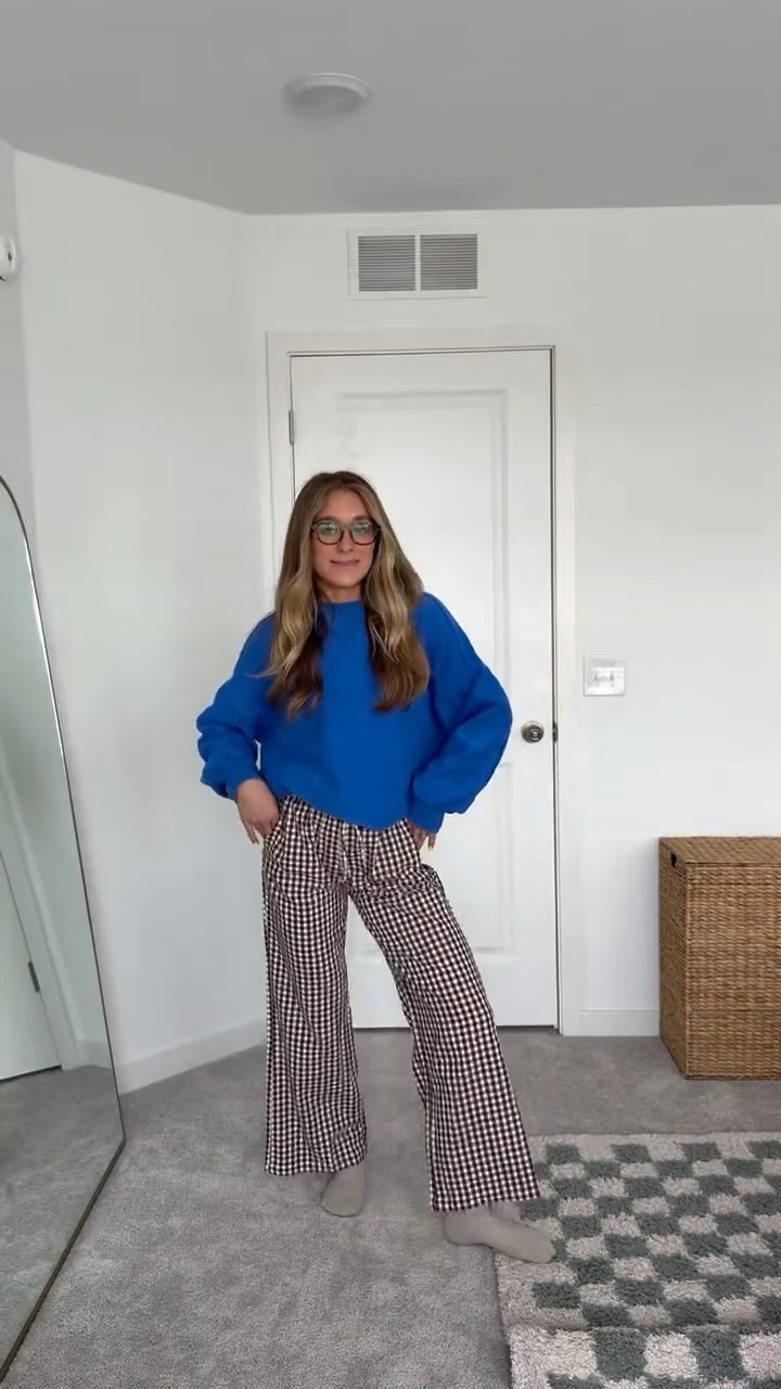 @everythingelli_ 🤝 the BEST fits
Such a cute way to style @paireyewear 👓✨