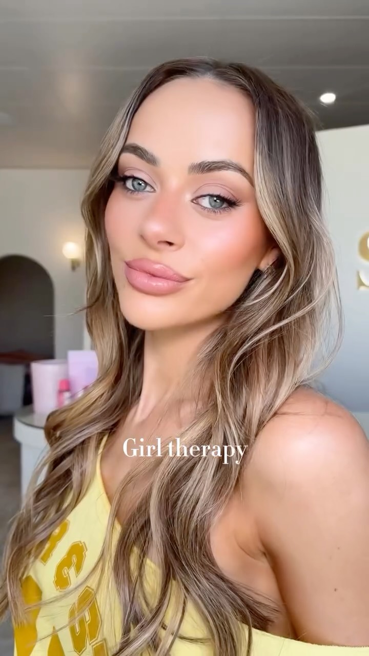 Girl therapy….🤍☁️ #perthmakeupartist #perthhairstylist #hairperth #perthmua
