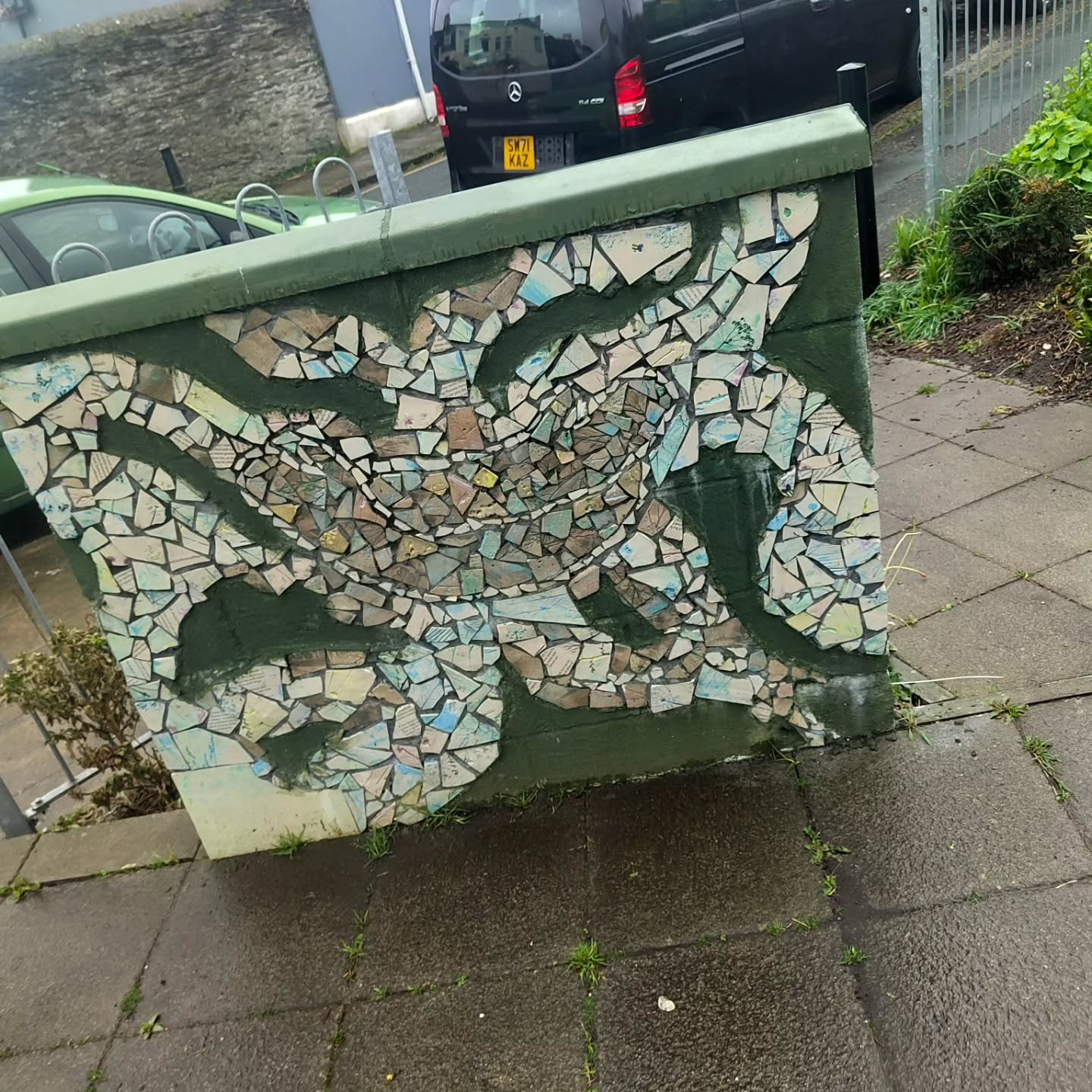 Good morning Wytches, if there was ever a heart to stoke village it's this, the beautiful Community Garden!
The nasty old toilets, with a sordid history were replaced some years ago by this stunning little garden.
Tended to by local people from @thevillagehubplymouth to our friends from @stoke_in_bloom. Just up the path into the park you have the other community garden, where locals, along with the Friends of the park grow food and other items.
If you pop by the shop today, or are just visiting Stoke in general, please stop by the Garden, take a moment to pause, reflect and enjoy this beautiful little Green Space!
Have a lovely day
Blessings of the Land Sea and the Sky ❤️❤️❤️❤️