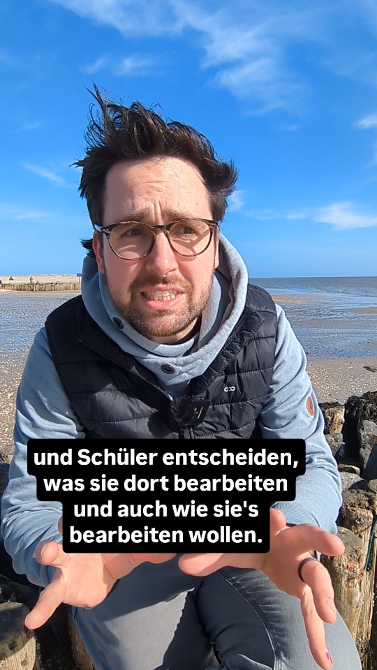 Welches Holz für ein Hochbeet wirklich taugt, merkt man erst, wenn es einem nicht egal ist.
Ich habe mich damit nicht beschäftigt, weil es irgendwo abgefragt wird. Sondern weil ich wollte, dass daraus etwas Langlebiges wird. Etwas, das trägt.
Genau da beginnt für mich bedeutsames Lernen. Nicht beim bloßen Wiedergeben. Sondern da, wo Wissen etwas mit mir zu tun hat, mit einer Entscheidung, mit Verantwortung, mit Wirklichkeit.
#schule #demokratischhandeln #schuleneudenken