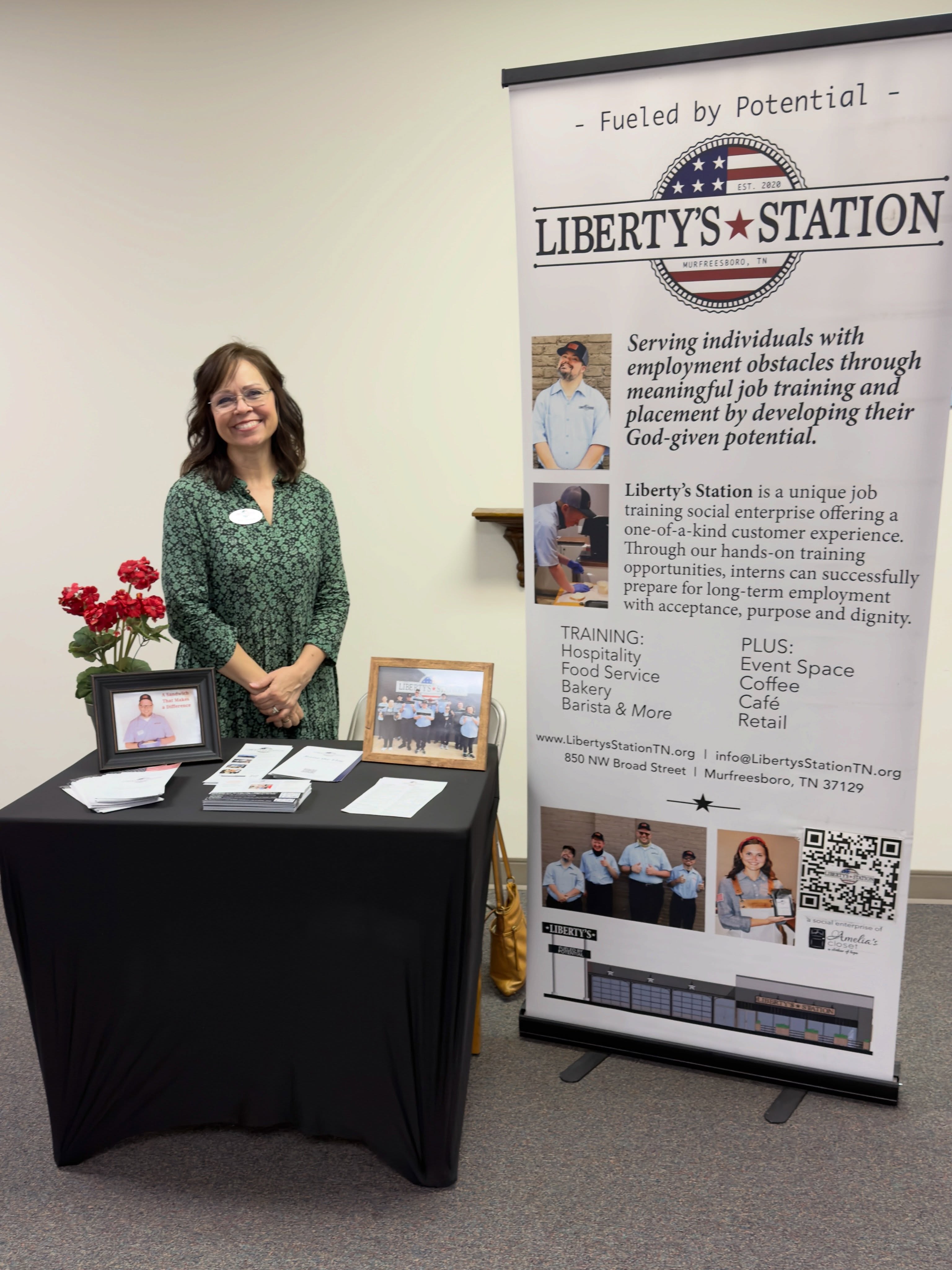 Big thanks to the amazing families who stopped by our Family Resource Fair last night. We loved seeing so many familiar faces and meeting new ones!
Shoutout to our table hosts for being the backbone of this event. Your commitment to our community is unmatched. We’re already looking forward to the next one!
#resourcefair #specialneedsadults #murfreesborotn