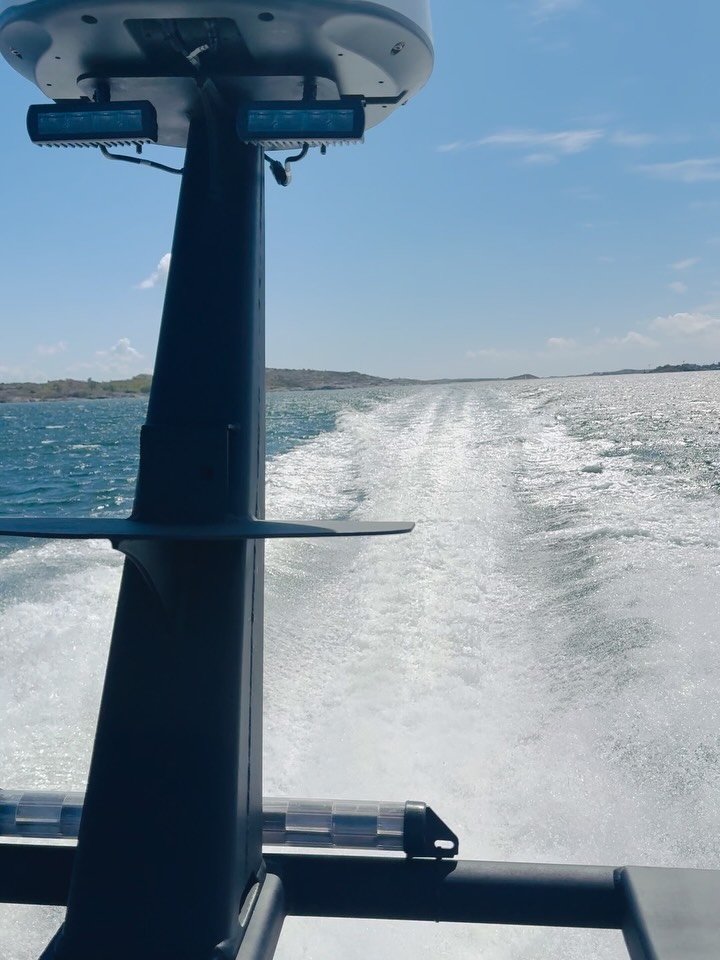Krogsafari från Göteborg
Härlig fredag på havet i solen. Dagens grupp fick först besöka @seasidebjorko för god dryck i solen och därefter en ho lunch på @marstrandswardshus
Boka nästa event med oss!
#ribx #ribbåt #kulpåhavet #marstrand #björkö