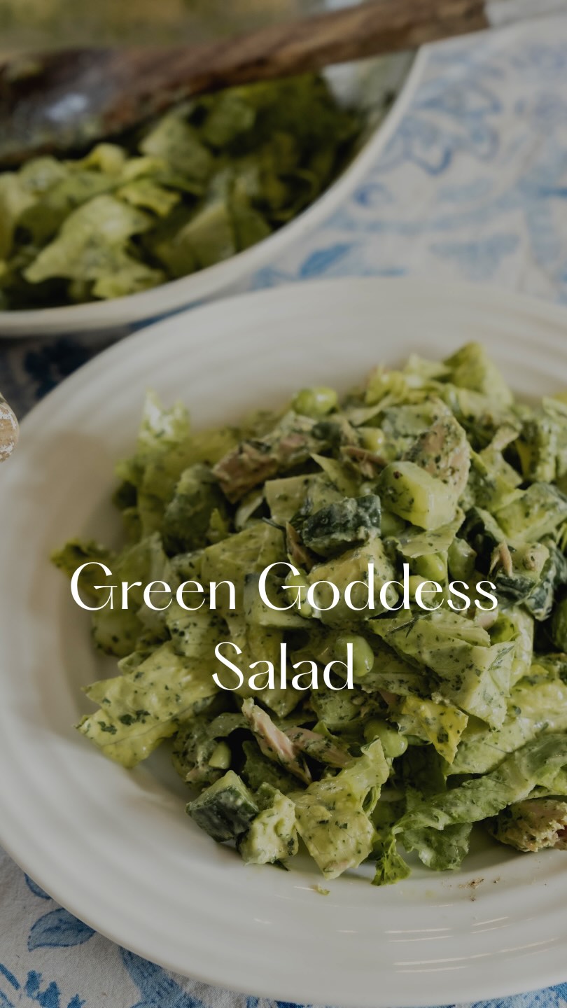 💚My go-to quick lunch when I’m busy- Green goddess salad 💚
Such a simple way to get more greens in and properly nourish your body with whole, balanced foods. Packed with protein, healthy fats, fibre… and it keeps you full and satisfied especially with this thick, protein rich dressing which makes everything taste delicious! 🌿
Comment GREEN below and I’ll send you the recipe 💌
#greengoddess #saladrecipes #proteinsalad #wellbeing