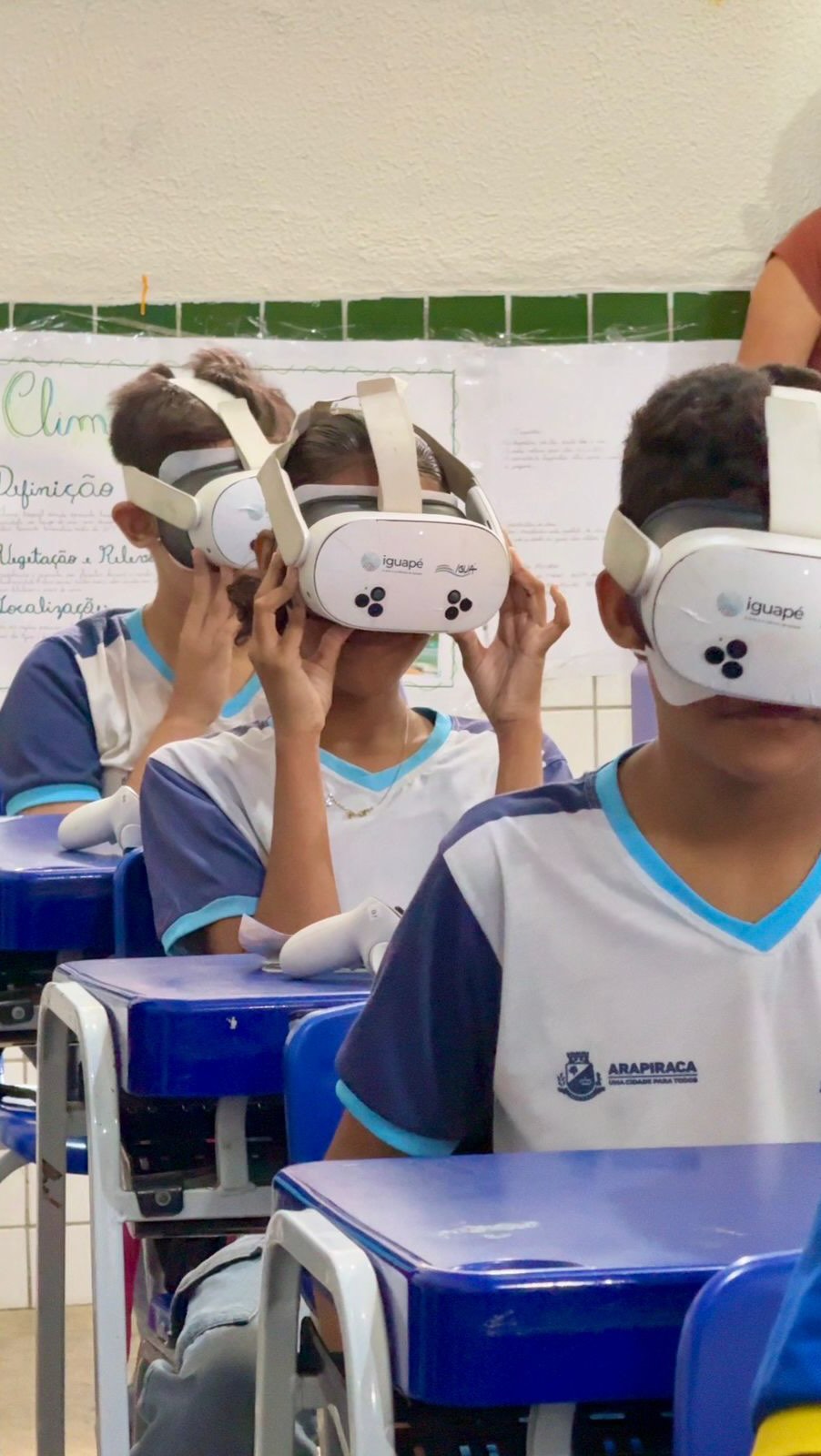 Cerca de 3 mil alunos de escolas públicas dos municípios de Arapiraca e São Brás aprendem, na prática, como racionar o consumo da água dentro e fora de casa.
O projeto Iguapé é da Iguá Saneamento e chega a Alagoas através da Agreste Saneamento para levar mais conhecimento a crianças, jovens e adultos sobre o uso consciente deste bem que é tão essencial para a nossa sobrevivência.
Confira como foi o dia dos estudantes da escola Pedro Correia das Graças, em Arapiraca.
#assessoriadeimprensa #algomais #jornalismo #comunicacao #agrestesaneamento