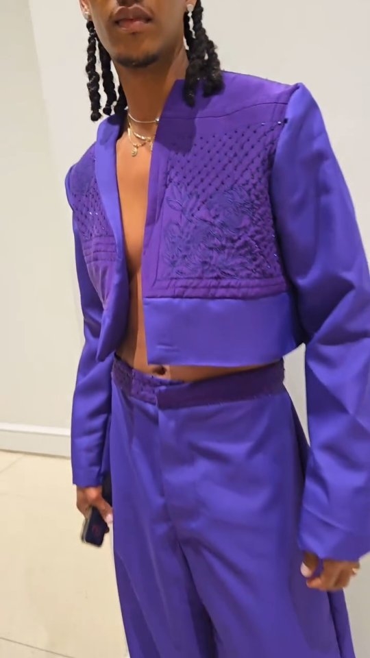 The look that snowballed into the next 💜
@colafashionweek Met Gala was a night to remember!
#mensfashion #circularfashion #amalinestyles #suitup #amalinecollections