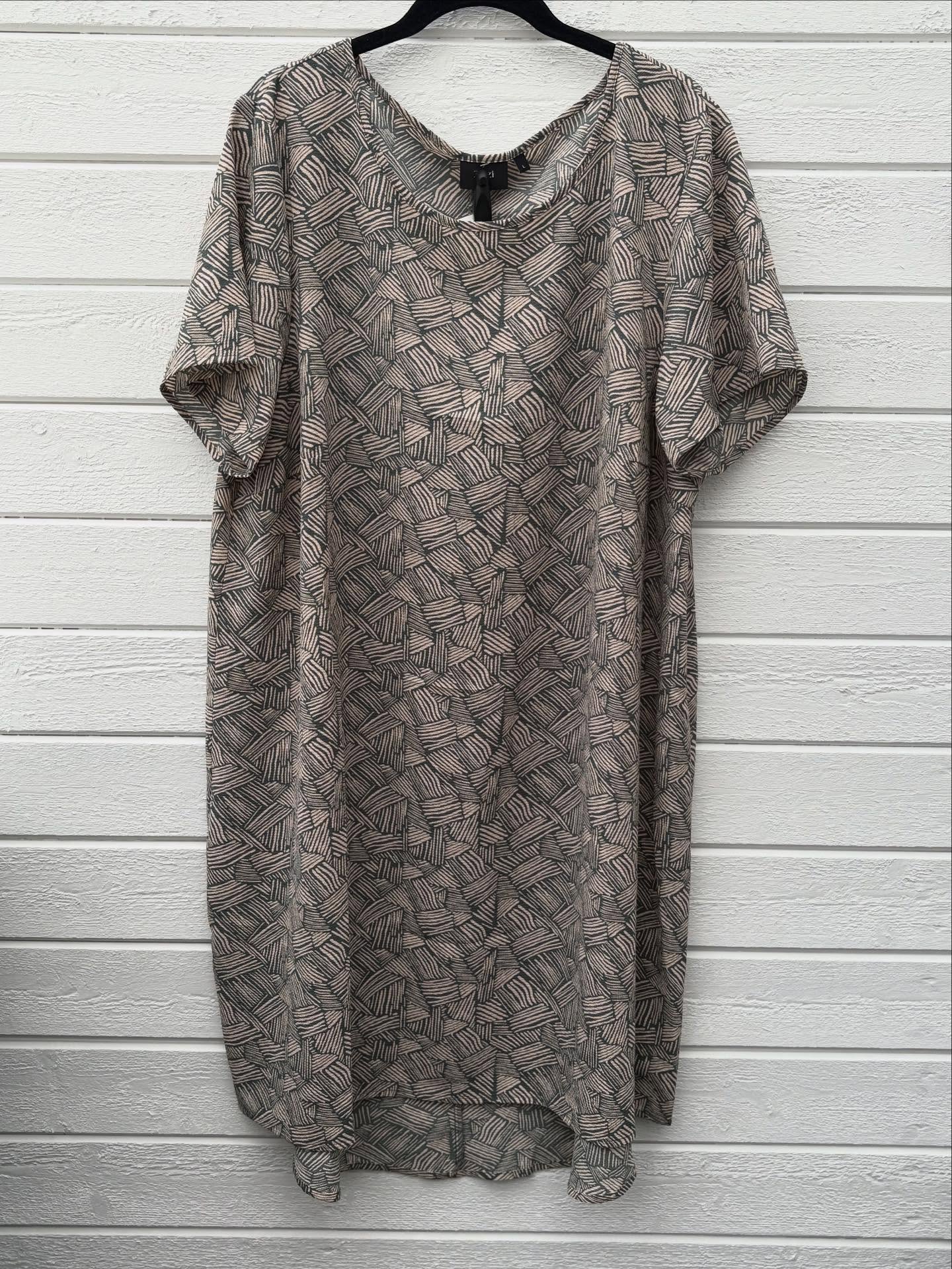 Överdelar i blandade storlekar 🌿
Blommig blus, L, ZIZZI - 219kr
Kavaj, XL, JUSTFAB - 249kr
Blommig tunika, 50, ONLY - 279kr (nypris 460kr)
Byxa, 46/48, ONLY - 179kr (nypris 300kr)
Mönstrad tunika, L, ZIZZI - 229kr SÅLD