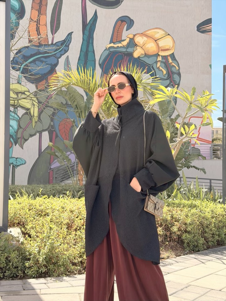Black shirt โ very practical, premium fabric ๐ค
Available now, limited pieces only ๐ค# #bycherwinewakeb #hijabfashion #hijabstyle #handmade