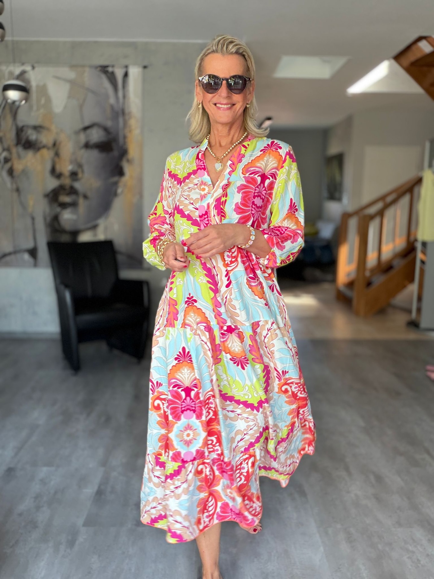 ✨ NEW IN & einfach mal was anderes ✨
Manchmal braucht es gar nicht viel… nur die richtigen Pieces 😍Und genau die haben wir heute für euch!
👗 Zwei mega neue Kleider, die einfach sitzen & direkt gute Laune machen🧶 Dazu wunderschöne Sommer-Strickpulis – leicht, stylisch & perfekt zum Kombinieren💫 Outfits, die nicht nur gut aussehen, sondern sich auch genau so anfühlen
Mix & match, fühl dich wohl und hab einfach Spaß mit deinem Look 💕
👉 Schnapp dir deinen Favoriten jetzt – bevor er weg ist!🔗 Link in der Bio
#newin #fashioninspo #outfitoftheday #sommerstyle #kleiderliebe #strickliebe #fashionboxx #styleinspiration #ootd #modeonline #shopnow #instastyle #outfitideas #trendylooks