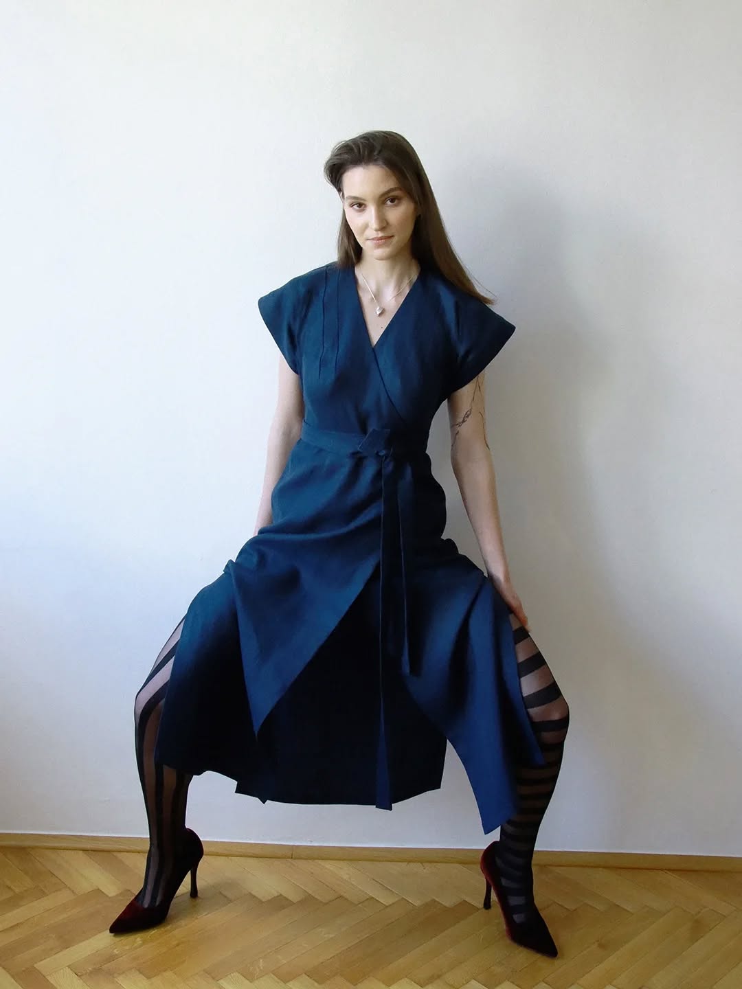 SS26 but timeless. New pieces are ready for You.
Ladie's linen dress with kimono sleeves.
This piece is ready-to-wear and suitable for eurosize 36 - 40. However we are able to create a custom one in Your preffered size and colour.
DM us for everything You need to know. We are here for Your ideas. All SS26 garments will be on our e-shop soon.
🔥Photography team🔥
Modeling: @eli.hrudnikova from @impactmodelsmgmt
Make-up and hair: @veronikamykolenko
Jewellery: @chana__925
Tighs: @maisonsoksi
Production and logistics support: @cestmirpontski
Dress, styling, photography: @klarazidkovaa
#ss26 #buttimeless #linendress #kimonosleeves #klarazidkova